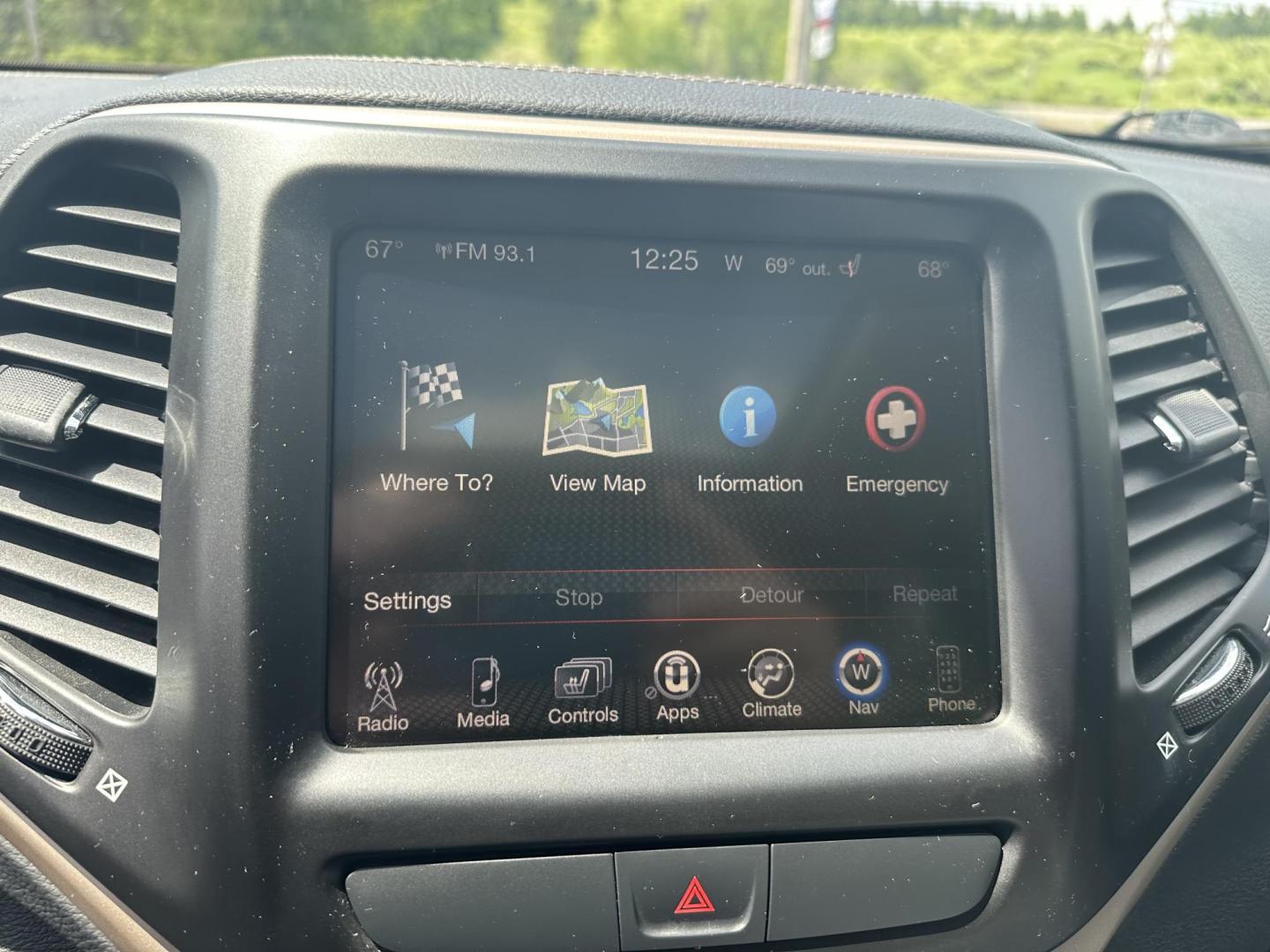 2016 Red /BLACK Jeep Cherokee Limited 4WD (1C4PJMDS6GW) with an 3.2L V6 DOHC 24V engine, 9-Speed Automatic transmission, located at 8464 Route 219, Brockway, PA, 15824, (814) 265-1330, 41.226871, -78.780518 - New arrival and one nice 2016 Jeep Cherokee Limited 4wd well equipped and serviced up. Leather interior with power/heated front seats, pano roof, navigation, chrome alloy wheels, and much more. This Jeep suv has only 68000 miles. - Photo#5