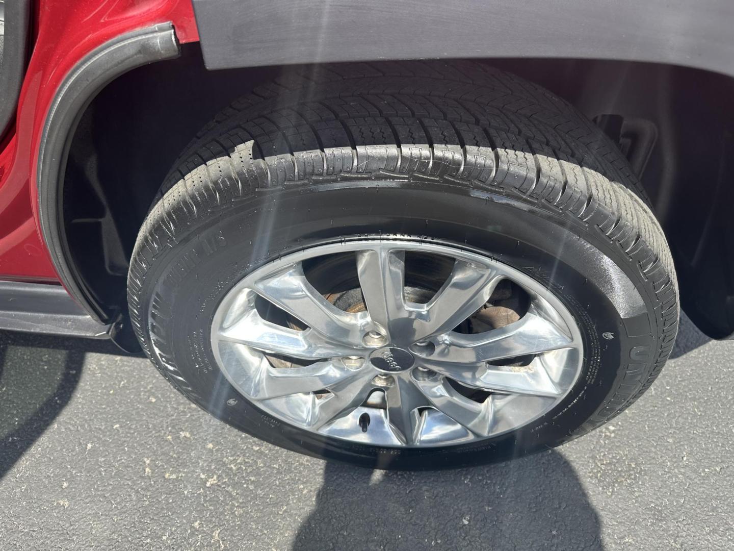 2016 Red /BLACK Jeep Cherokee Limited 4WD (1C4PJMDS6GW) with an 3.2L V6 DOHC 24V engine, 9-Speed Automatic transmission, located at 8464 Route 219, Brockway, PA, 15824, (814) 265-1330, 41.226871, -78.780518 - New arrival and one nice 2016 Jeep Cherokee Limited 4wd well equipped and serviced up. Leather interior with power/heated front seats, pano roof, navigation, chrome alloy wheels, and much more. This Jeep suv has only 68000 miles. - Photo#12