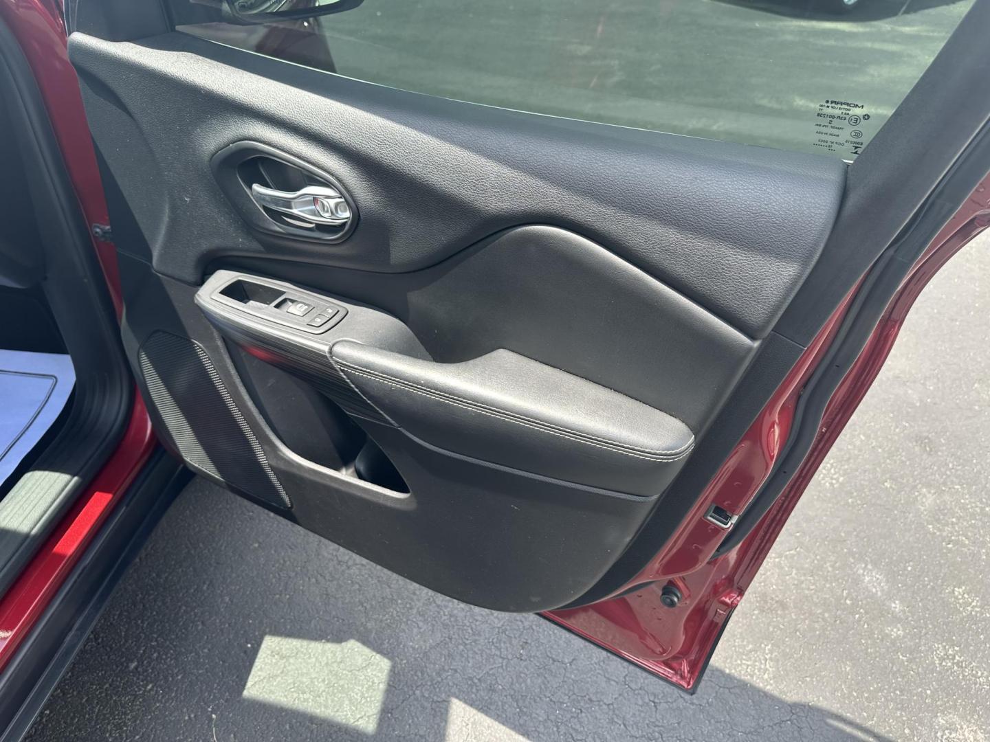 2016 Red /BLACK Jeep Cherokee Limited 4WD (1C4PJMDS6GW) with an 3.2L V6 DOHC 24V engine, 9-Speed Automatic transmission, located at 8464 Route 219, Brockway, PA, 15824, (814) 265-1330, 41.226871, -78.780518 - New arrival and one nice 2016 Jeep Cherokee Limited 4wd well equipped and serviced up. Leather interior with power/heated front seats, pano roof, navigation, chrome alloy wheels, and much more. This Jeep suv has only 68000 miles. - Photo#20