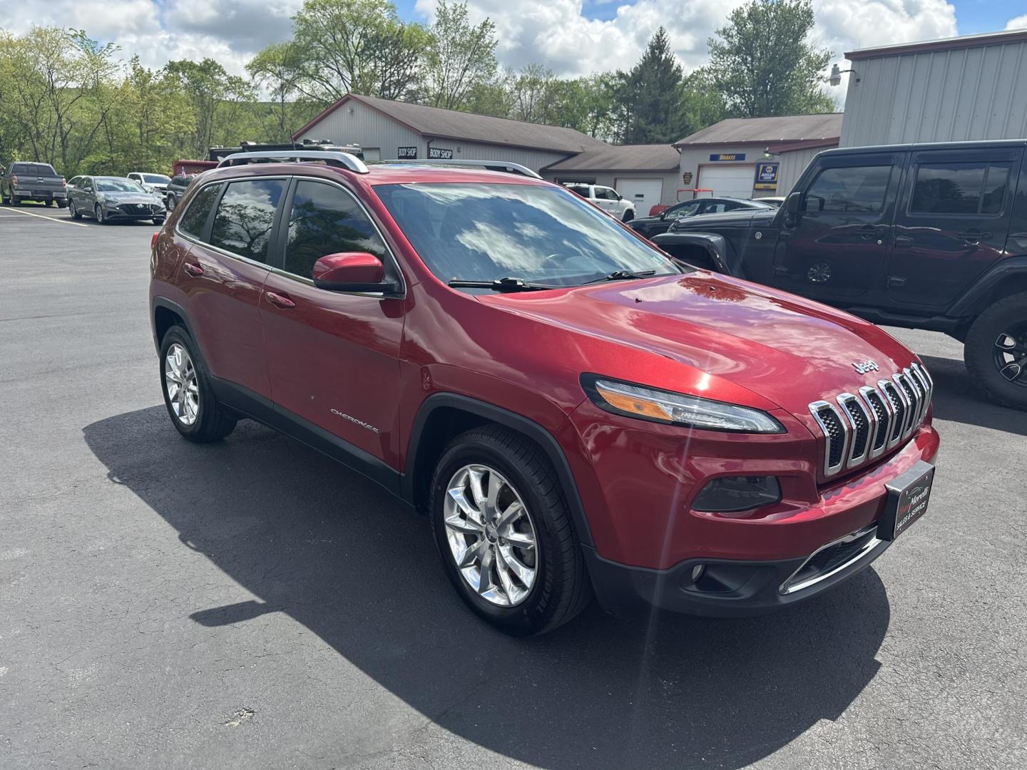 2016 Red /BLACK Jeep Cherokee Limited 4WD (1C4PJMDS6GW) with an 3.2L V6 DOHC 24V engine, 9-Speed Automatic transmission, located at 8464 Route 219, Brockway, PA, 15824, (814) 265-1330, 41.226871, -78.780518 - New arrival and one nice 2016 Jeep Cherokee Limited 4wd well equipped and serviced up. Leather interior with power/heated front seats, pano roof, navigation, chrome alloy wheels, and much more. This Jeep suv has only 68000 miles. - Photo#22