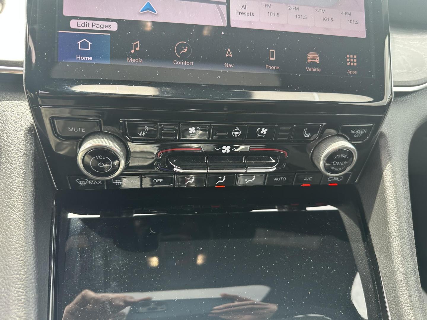 2021 Black Jeep Grand Cherokee L Overland 4WD (1C4RJKDG9M8) with an 3.6L V6 DOHC 24V engine, 8A transmission, located at 8464 Route 219, Brockway, PA, 15824, (814) 265-1330, 41.226871, -78.780518 - MUST SEE 2021 JEEP GRAND CHEROKEE L OVERLAND WELL EQUIPPED AND SERVICED UP...This pre owned Jeep has leather interior with power/heated front seats, pano roof, navigation, captain chairs, rear a/c, back up camera, factory alloy wheels and low miles. This Jeep suv is a 1-owner with a little factory w - Photo#5
