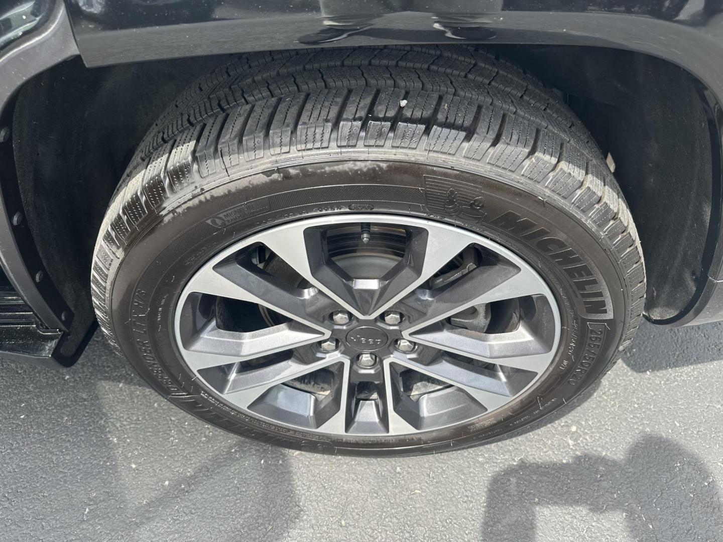 2021 Black Jeep Grand Cherokee L Overland 4WD (1C4RJKDG9M8) with an 3.6L V6 DOHC 24V engine, 8A transmission, located at 8464 Route 219, Brockway, PA, 15824, (814) 265-1330, 41.226871, -78.780518 - MUST SEE 2021 JEEP GRAND CHEROKEE L OVERLAND WELL EQUIPPED AND SERVICED UP...This pre owned Jeep has leather interior with power/heated front seats, pano roof, navigation, captain chairs, rear a/c, back up camera, factory alloy wheels and low miles. This Jeep suv is a 1-owner with a little factory w - Photo#9