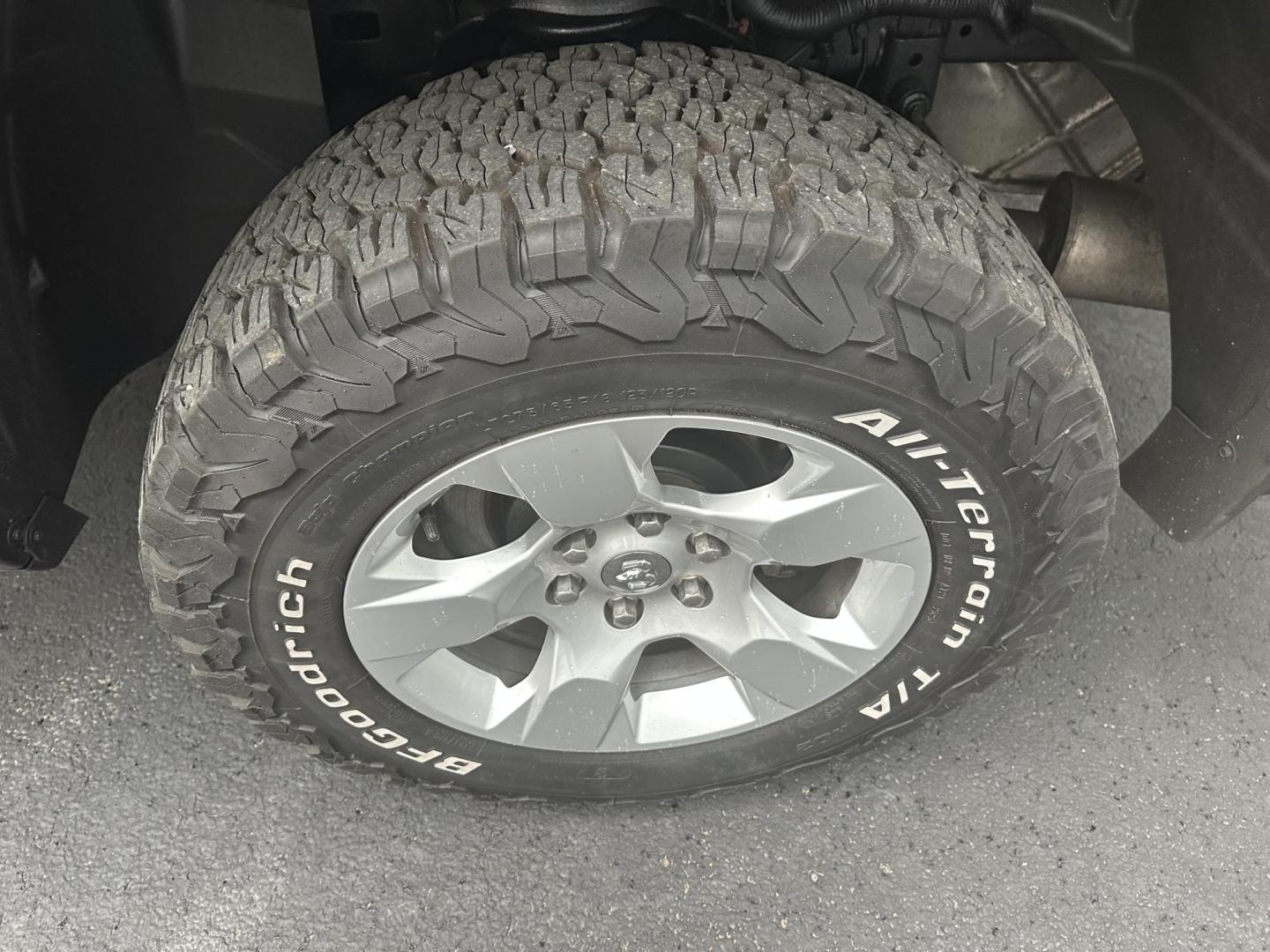 2021 Gray RAM 1500 Big Horn Quad Cab 4WD (1C6SRFBT0MN) with an V8 engine, 8A transmission, located at 8464 Route 219, Brockway, PA, 15824, (814) 265-1330, 41.226871, -78.780518 - Good looking 2021 Ram 1500 Q/Cab 4wd with Hemi motor, air condition, power windows and locks. factory hitch, power seat and much more. This Ram truck is serviced, Pa-inspected, and comes with a warranty. - Photo#8