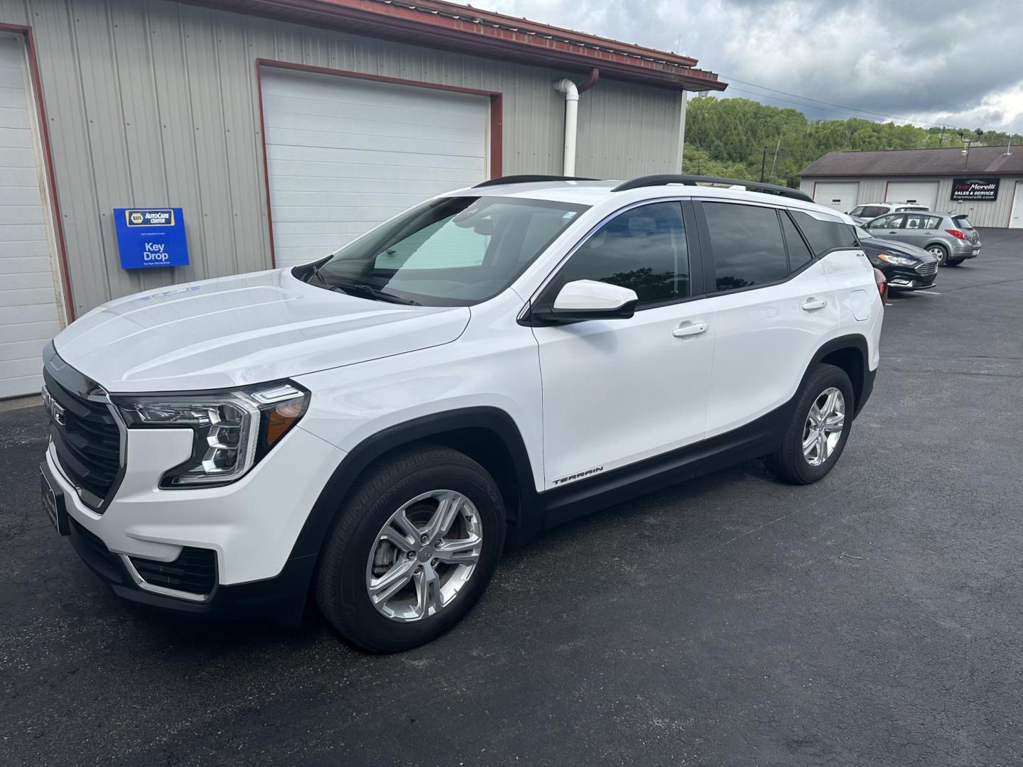 2022 White GMC Terrain SLE AWD (3GKALTEV9NL) with an 1.4L L4 DOHC 16V TURBO engine, 6A transmission, located at 8464 Route 219, Brockway, PA, 15824, (814) 265-1330, 41.226871, -78.780518 - Photo#0