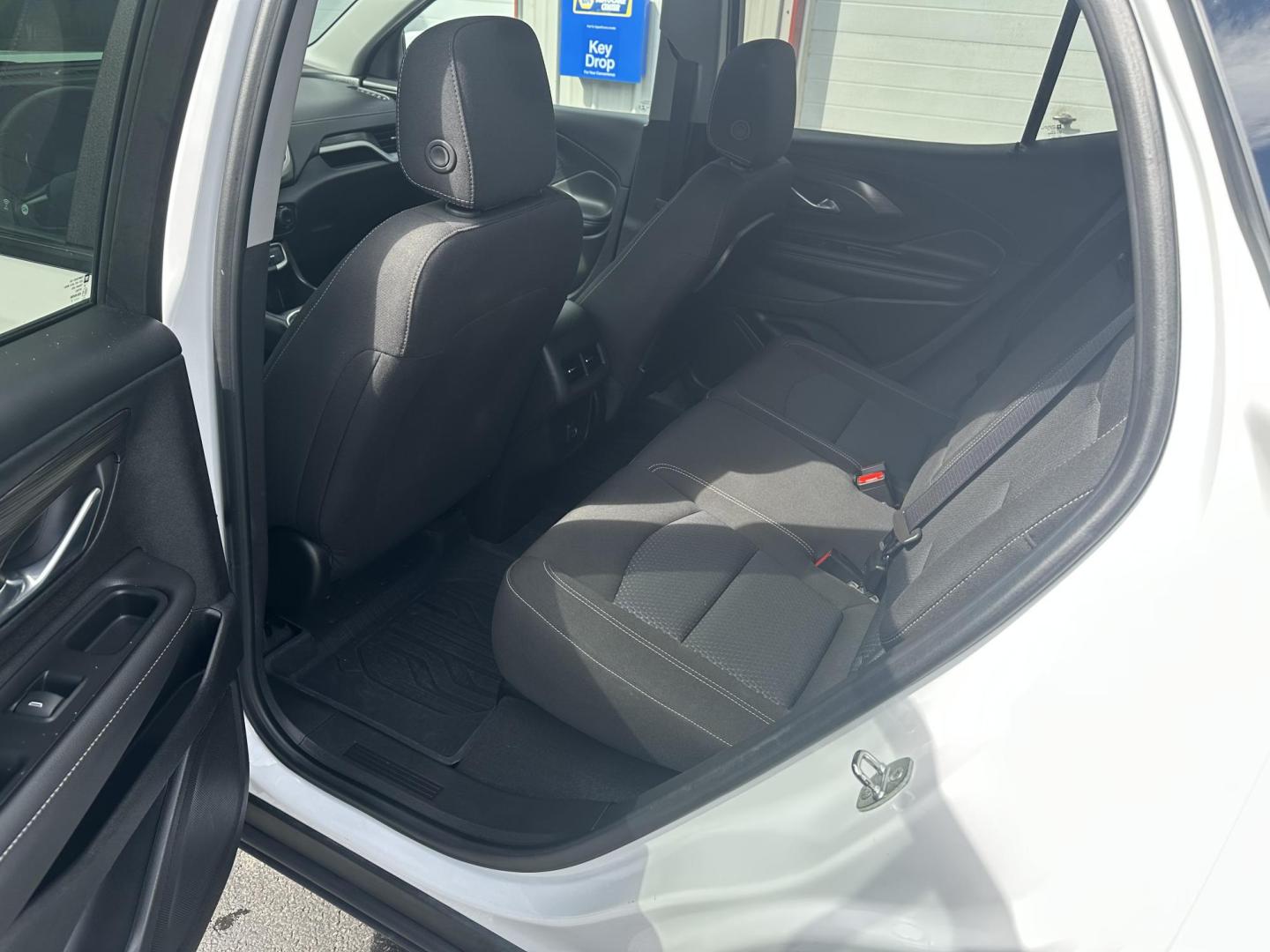2022 White GMC Terrain SLE AWD (3GKALTEV9NL) with an 1.4L L4 DOHC 16V TURBO engine, 6A transmission, located at 8464 Route 219, Brockway, PA, 15824, (814) 265-1330, 41.226871, -78.780518 - Photo#6