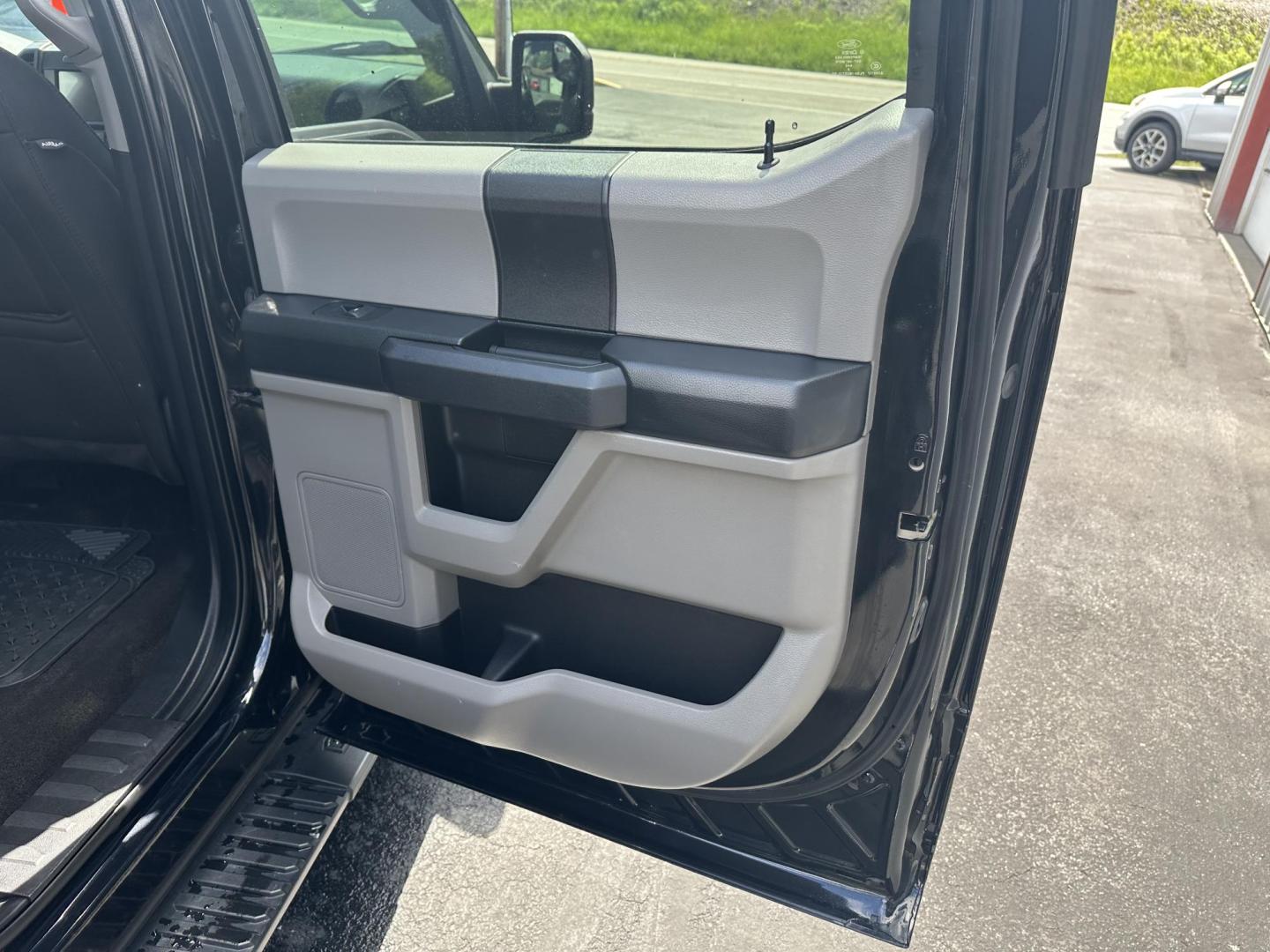 2020 Black Ford F-150 King-Ranch SuperCrew 5.5-ft. 4WD (1FTEW1E56LF) with an 5.0L V8 OHV 32V engine, 6A transmission, located at 8464 Route 219, Brockway, PA, 15824, (814) 265-1330, 41.226871, -78.780518 - Very clean and well taken care of 2020 Ford F150 Crew Cab with a V8 engine, air condition, power windows and locks, factory alloy wheels, hitch and much more. This truck is serviced and ready to sell!! - Photo#15