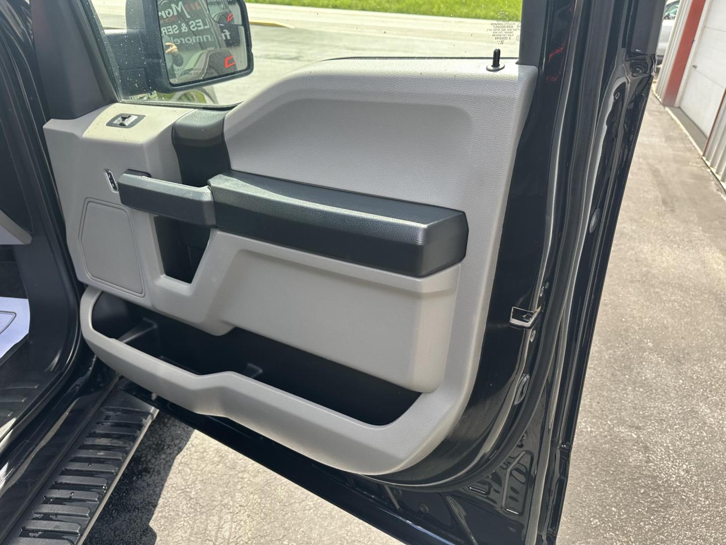 2020 Black Ford F-150 King-Ranch SuperCrew 5.5-ft. 4WD (1FTEW1E56LF) with an 5.0L V8 OHV 32V engine, 6A transmission, located at 8464 Route 219, Brockway, PA, 15824, (814) 265-1330, 41.226871, -78.780518 - Very clean and well taken care of 2020 Ford F150 Crew Cab with a V8 engine, air condition, power windows and locks, factory alloy wheels, hitch and much more. This truck is serviced and ready to sell!! - Photo#17