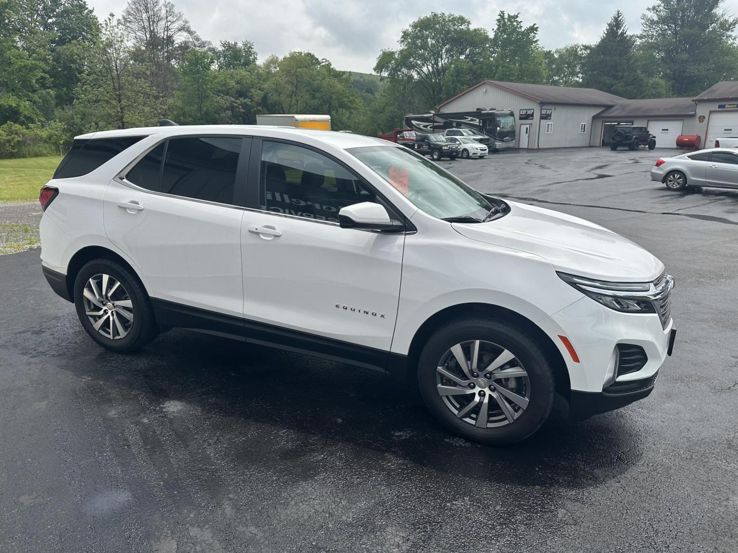 2022 White Chevrolet Equinox LT AWD (3GNAXUEV9NL) with an 1.5L L4 DOHC 16V TURBO engine, 6A transmission, located at 8464 Route 219, Brockway, PA, 15824, (814) 265-1330, 41.226871, -78.780518 - This Chevy Equinox LT AWD is well equipped, 1-owner, and in excellent shape. Power/heated front seats, heated steering wheel, power rear hatch, factory alloy wheels, and ONLY 20500 miles. This Chevy suv is serviced, Inspected, and comes with some remaining factory warranty. Priced well under retail - Photo#17