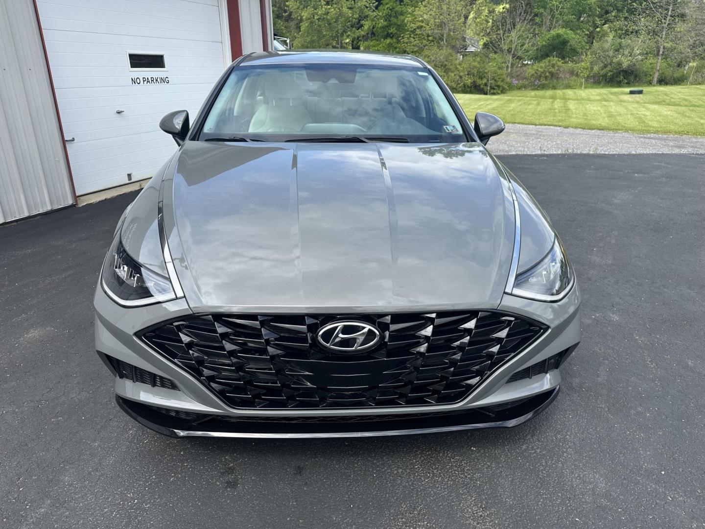 2023 Gray Hyundai Sonata SEL (KMHL64JA1PA) with an 2.5L L4 DOHC 16V engine, 8A transmission, located at 8464 Route 219, Brockway, PA, 15824, (814) 265-1330, 41.226871, -78.780518 - Photo#19