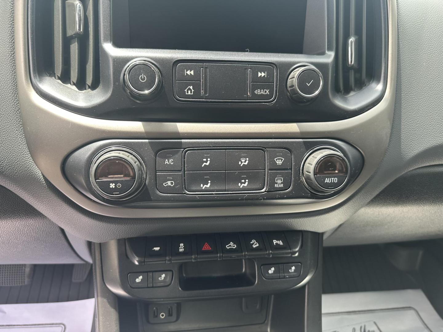 2019 White Chevrolet Colorado Z71 Crew Cab 4WD Short Box (1GCGTDEN8K1) with an 3.6L V6 DOHC 24V GAS engine, 6A transmission, located at 8464 Route 219, Brockway, PA, 15824, (814) 265-1330, 41.226871, -78.780518 - 2019 Chev Colorado Crew Z71 with V6 engine, air condition, power/heated front seats, factory wheels, hitch, rear sliding window and much more. ONLY 64000 miles on this 1-owner truck. - Photo#4