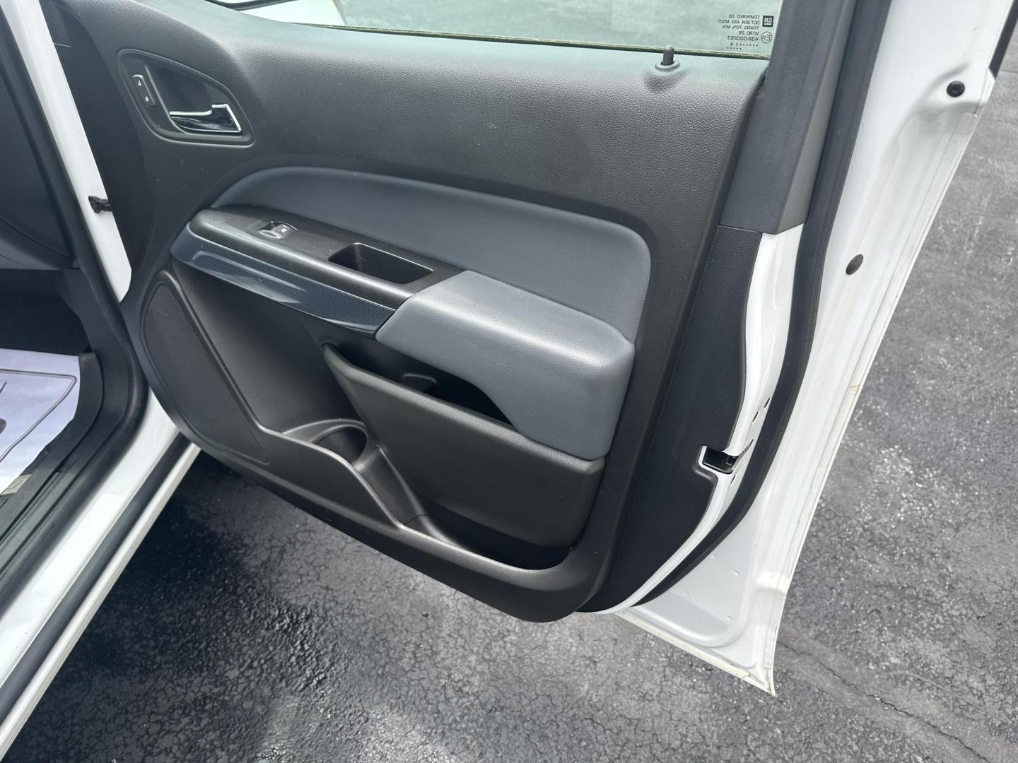 2019 White Chevrolet Colorado Z71 Crew Cab 4WD Short Box (1GCGTDEN8K1) with an 3.6L V6 DOHC 24V GAS engine, 6A transmission, located at 8464 Route 219, Brockway, PA, 15824, (814) 265-1330, 41.226871, -78.780518 - 2019 Chev Colorado Crew Z71 with V6 engine, air condition, power/heated front seats, factory wheels, hitch, rear sliding window and much more. ONLY 64000 miles on this 1-owner truck. - Photo#16