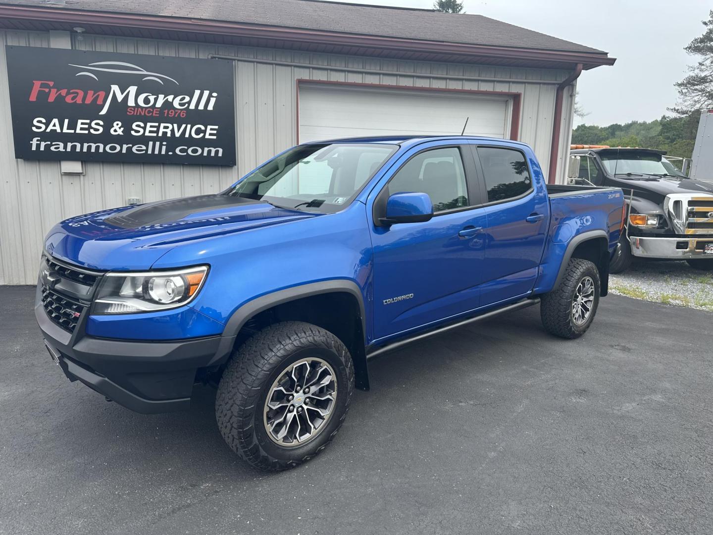 2018 Blue Chevrolet Colorado ZR2 Crew Cab 4WD Short Box (1GCGTEEN1J1) with an 3.6L V6 DOHC 24V GAS engine, 6A transmission, located at 8464 Route 219, Brockway, PA, 15824, (814) 265-1330, 41.226871, -78.780518 - Good looking pre owned 2018 Chevrolet Colorado Crew ZR2 with V6 engine, air condition, power/heated front seats, and much much more. - Photo#0