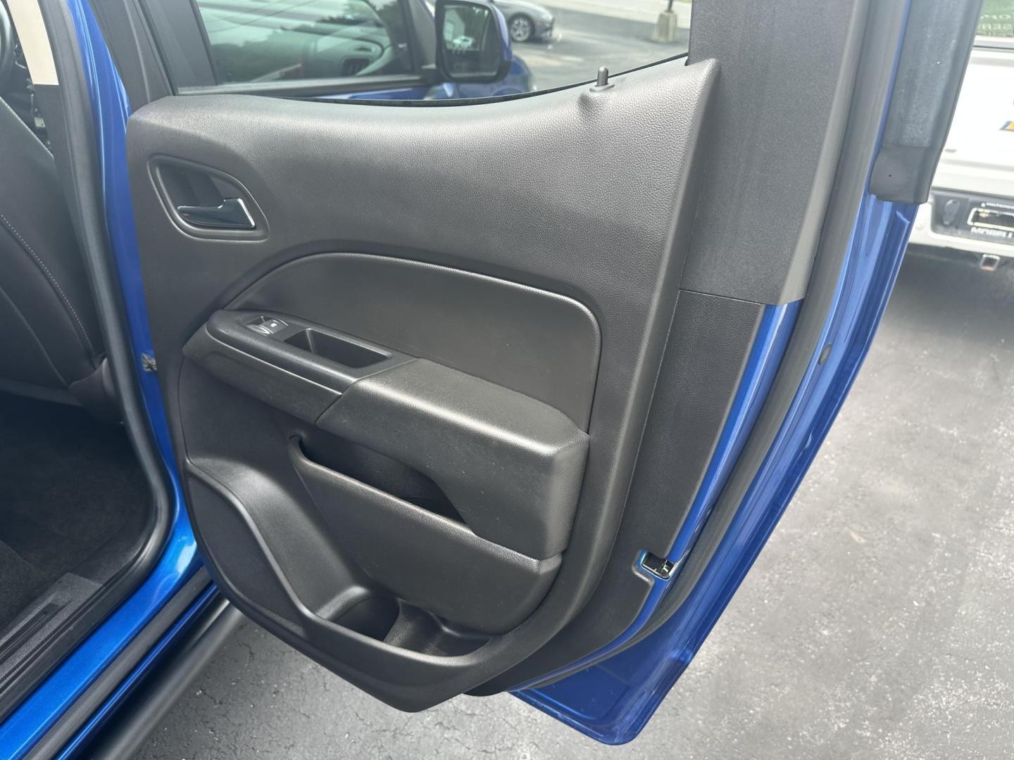 2018 Blue Chevrolet Colorado ZR2 Crew Cab 4WD Short Box (1GCGTEEN1J1) with an 3.6L V6 DOHC 24V GAS engine, 6A transmission, located at 8464 Route 219, Brockway, PA, 15824, (814) 265-1330, 41.226871, -78.780518 - Good looking pre owned 2018 Chevrolet Colorado Crew ZR2 with V6 engine, air condition, power/heated front seats, and much much more. - Photo#15