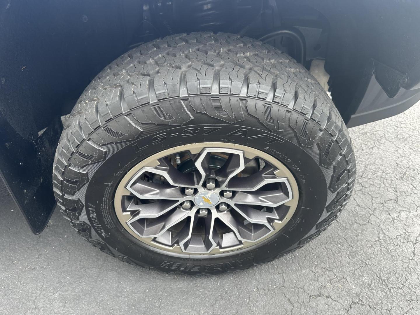 2018 Blue Chevrolet Colorado ZR2 Crew Cab 4WD Short Box (1GCGTEEN1J1) with an 3.6L V6 DOHC 24V GAS engine, 6A transmission, located at 8464 Route 219, Brockway, PA, 15824, (814) 265-1330, 41.226871, -78.780518 - Good looking pre owned 2018 Chevrolet Colorado Crew ZR2 with V6 engine, air condition, power/heated front seats, and much much more. - Photo#18