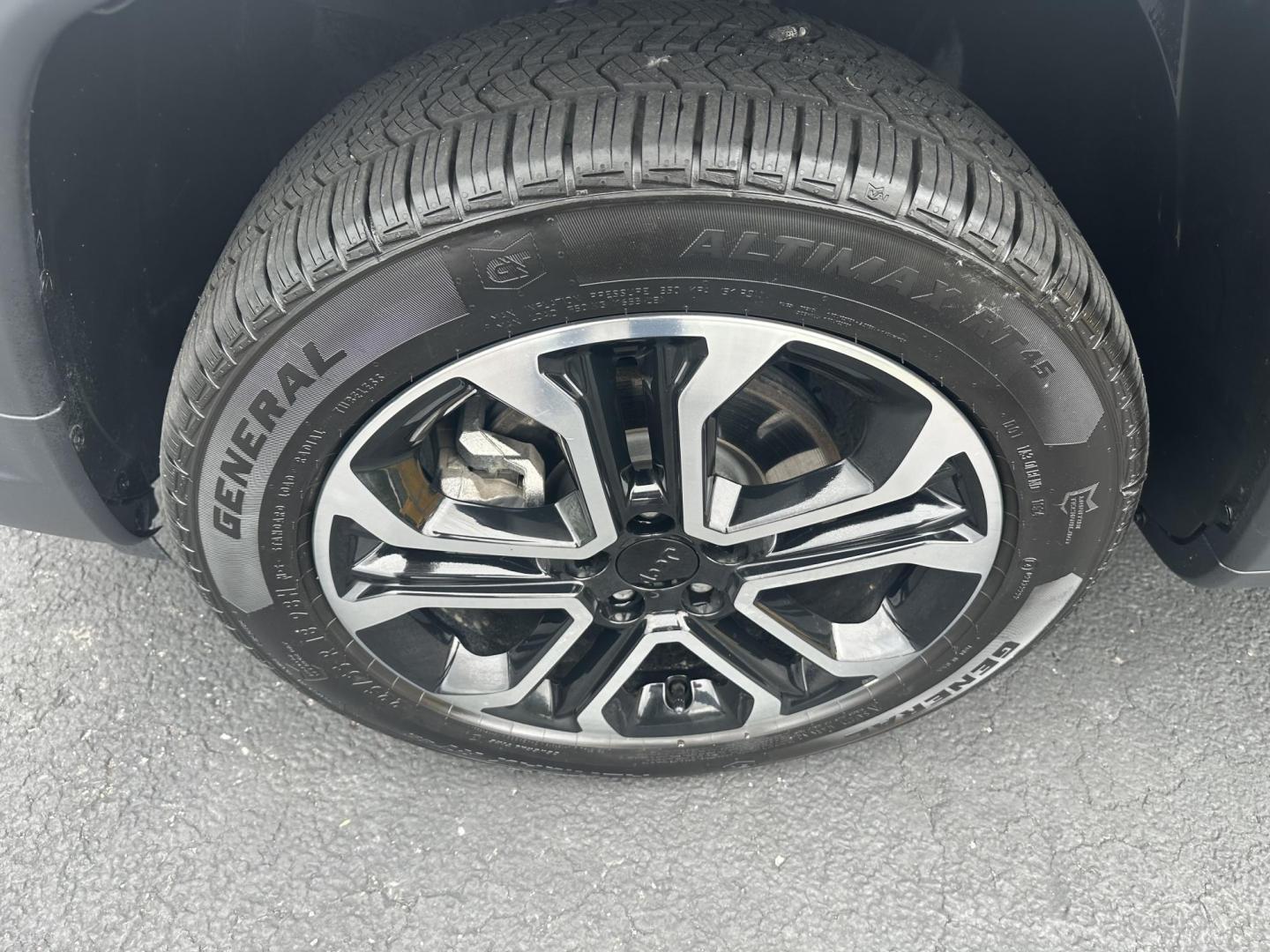 2022 Gray Jeep Compass Limited 4WD (3C4NJDCB5NT) with an 2.4L L4 DOHC 16V engine, CVT transmission, located at 8464 Route 219, Brockway, PA, 15824, (814) 265-1330, 41.226871, -78.780518 - Low miles on this very clean 2022 Jeep Compass Limited and very nicely equipped with leather interior, pwr/heated front seats, factory wheels, air condition, and much more. Serviced, remaining factory warranty, and priced to sell. - Photo#1
