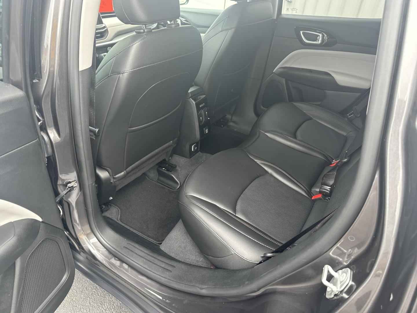 2022 Gray Jeep Compass Limited 4WD (3C4NJDCB5NT) with an 2.4L L4 DOHC 16V engine, CVT transmission, located at 8464 Route 219, Brockway, PA, 15824, (814) 265-1330, 41.226871, -78.780518 - Low miles on this very clean 2022 Jeep Compass Limited and very nicely equipped with leather interior, pwr/heated front seats, factory wheels, air condition, and much more. Serviced, remaining factory warranty, and priced to sell. - Photo#8