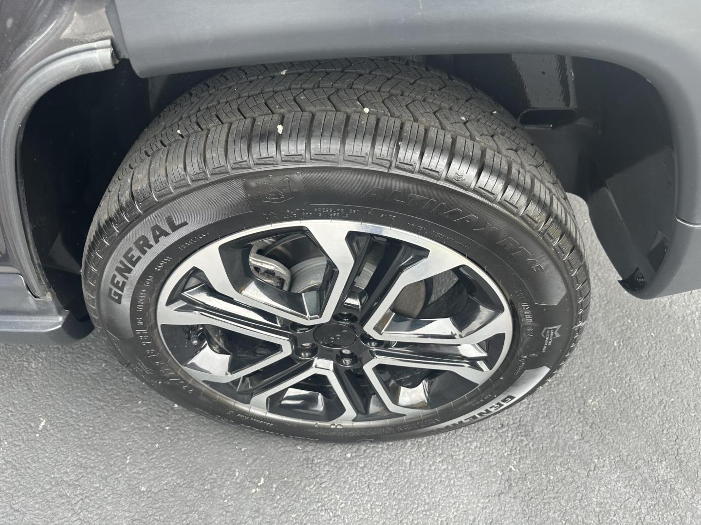 2022 Gray Jeep Compass Limited 4WD (3C4NJDCB5NT) with an 2.4L L4 DOHC 16V engine, CVT transmission, located at 8464 Route 219, Brockway, PA, 15824, (814) 265-1330, 41.226871, -78.780518 - Low miles on this very clean 2022 Jeep Compass Limited and very nicely equipped with leather interior, pwr/heated front seats, factory wheels, air condition, and much more. Serviced, remaining factory warranty, and priced to sell. - Photo#10