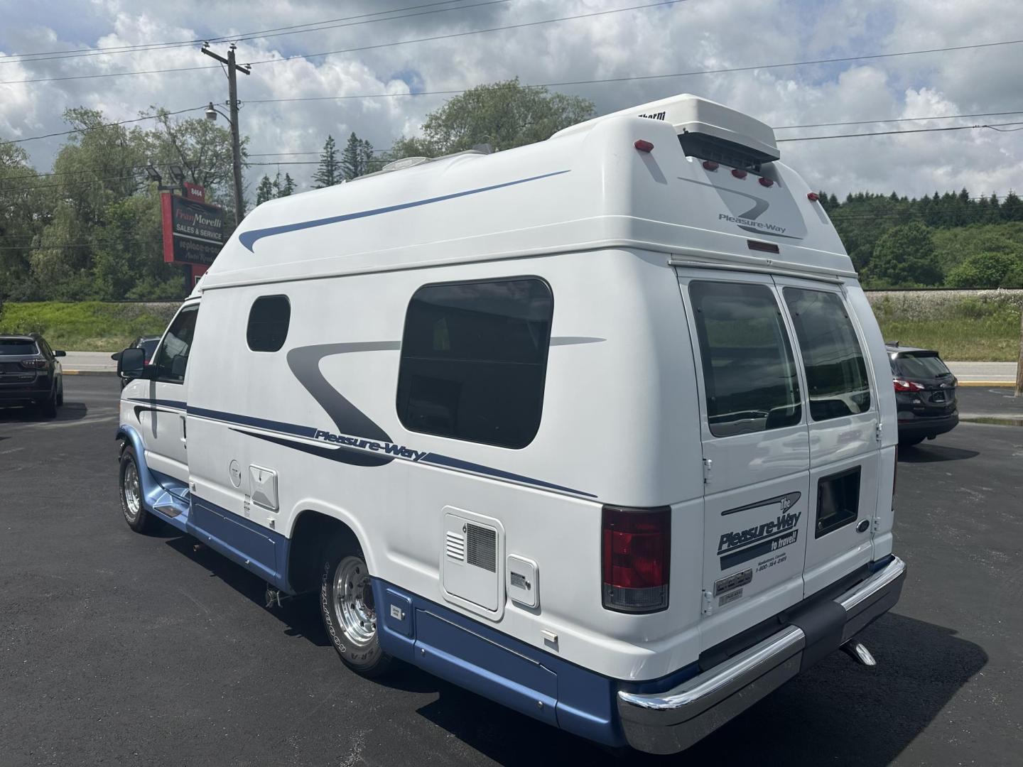 2006 White Ford Econoline E-350 Super Duty (1FDSE34L66H) with an 5.4L V8 SOHC 16V engine, located at 8464 Route 219, Brockway, PA, 15824, (814) 265-1330, 41.226871, -78.780518 - MUST SEE FORD Pleasure-Way EXCEL-TD 20' motorhome with 5.4/v8 engine, many extras and ONLY 12500 miles. Local owner and in excellent shape. Call for the many extras and equipment on this camper today. - Photo#9