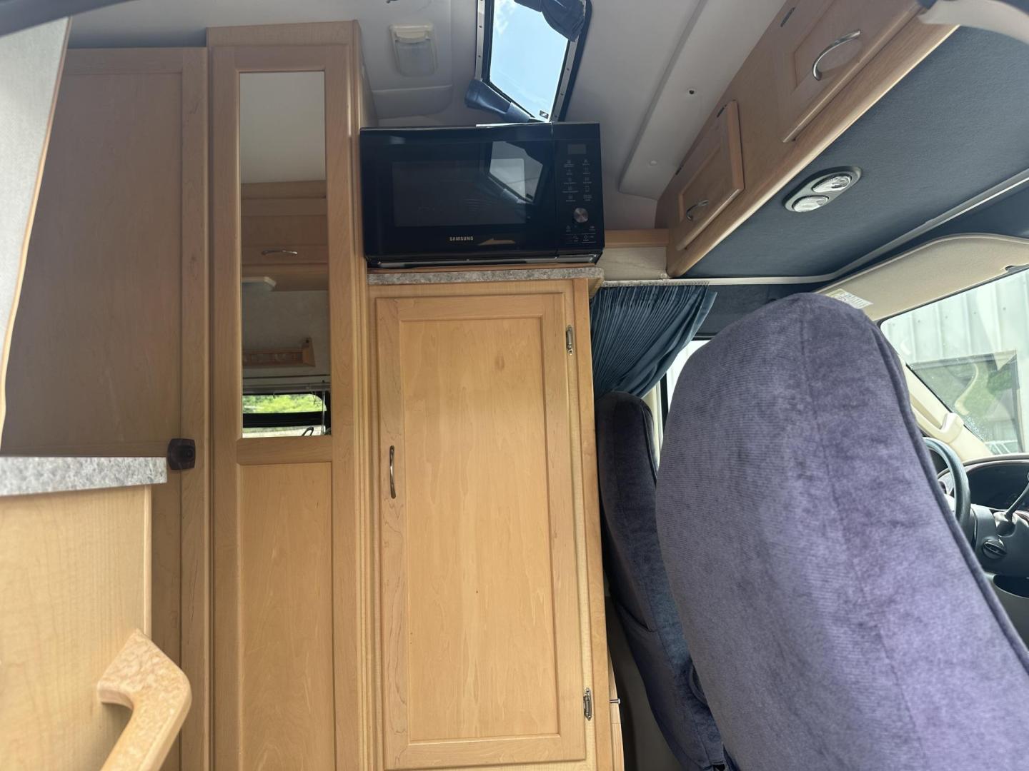 2006 White Ford Econoline E-350 Super Duty (1FDSE34L66H) with an 5.4L V8 SOHC 16V engine, located at 8464 Route 219, Brockway, PA, 15824, (814) 265-1330, 41.226871, -78.780518 - MUST SEE FORD Pleasure-Way EXCEL-TD 20' motorhome with 5.4/v8 engine, many extras and ONLY 12500 miles. Local owner and in excellent shape. Call for the many extras and equipment on this camper today. - Photo#13