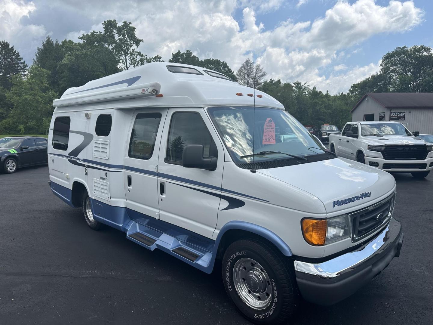 2006 White Ford Econoline E-350 Super Duty (1FDSE34L66H) with an 5.4L V8 SOHC 16V engine, located at 8464 Route 219, Brockway, PA, 15824, (814) 265-1330, 41.226871, -78.780518 - MUST SEE FORD Pleasure-Way EXCEL-TD 20' motorhome with 5.4/v8 engine, many extras and ONLY 12500 miles. Local owner and in excellent shape. Call for the many extras and equipment on this camper today. - Photo#24