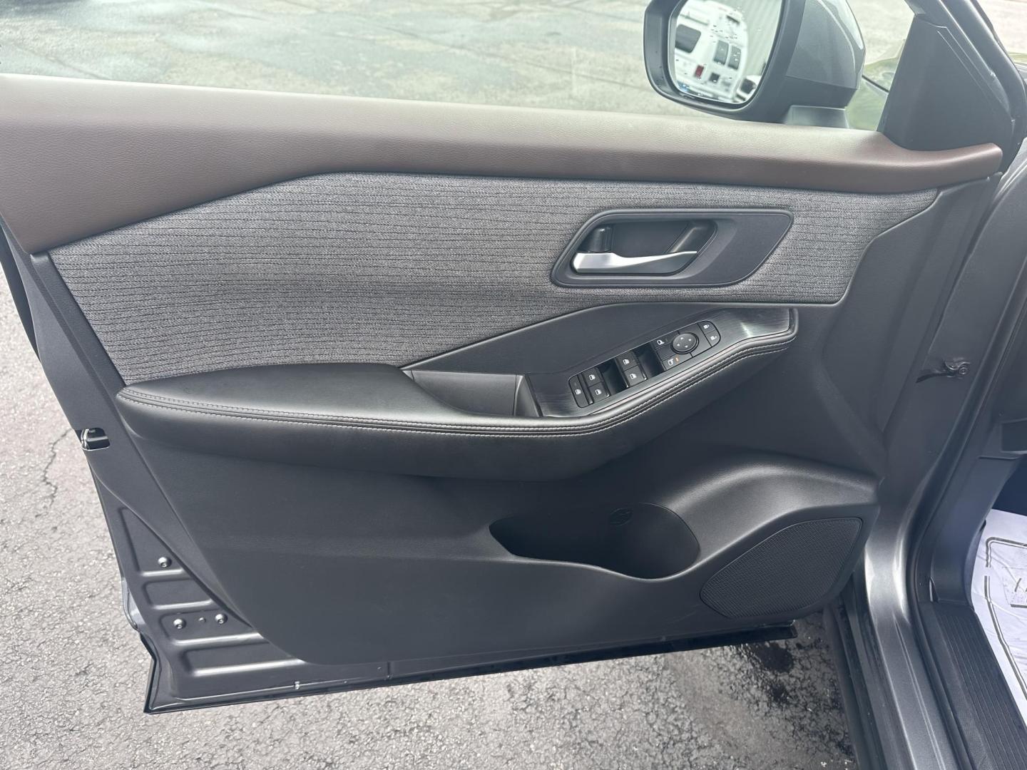 2023 Gray Nissan Rogue SV AWD (5N1BT3BB4PC) with an 2.5L L4 DOHC 16V engine, CVT transmission, located at 8464 Route 219, Brockway, PA, 15824, (814) 265-1330, 41.226871, -78.780518 - A must see suv with low miles and well taken care of. This 2023 Nissan Rogue SV all wheel drive with air condition, power windows and locks, power seat, factory alloys and much more. Serviced and remaining factory warranty. - Photo#4