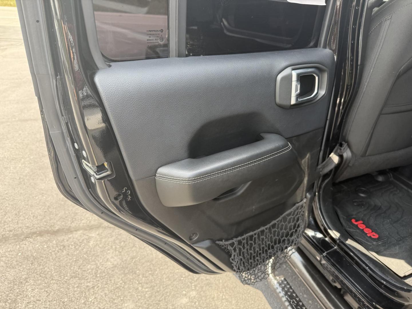 2018 Black Jeep Wrangler JK Unlimited Sahara (1C4HJXEG6JW) with an 3.6L V6 DOHC 24V FFV engine, 6A transmission, located at 8464 Route 219, Brockway, PA, 15824, (814) 265-1330, 41.226871, -78.780518 - Sharp looking pre owned 2018 Jeep Wrangler Unlimited Sahara 4wd with v6 engine, air condition, power windows and locks, hard top, lift, and much much more. Serviced and ready to retail. - Photo#9