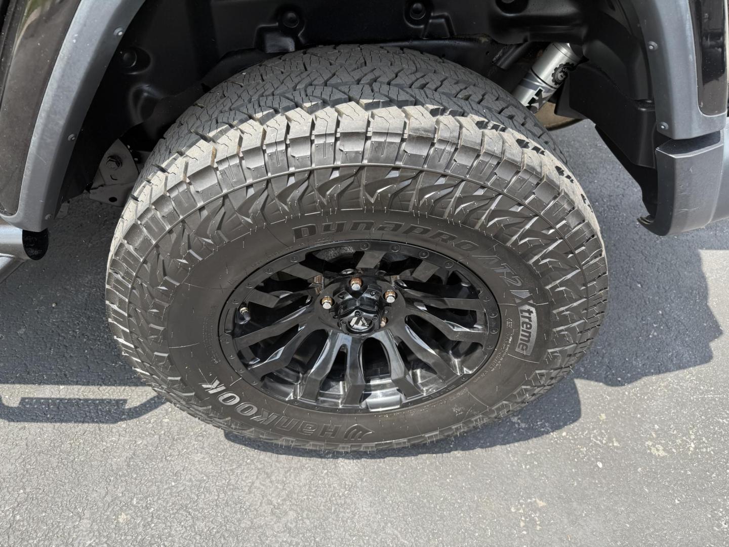 2018 Black Jeep Wrangler JK Unlimited Sahara (1C4HJXEG6JW) with an 3.6L V6 DOHC 24V FFV engine, 6A transmission, located at 8464 Route 219, Brockway, PA, 15824, (814) 265-1330, 41.226871, -78.780518 - Sharp looking pre owned 2018 Jeep Wrangler Unlimited Sahara 4wd with v6 engine, air condition, power windows and locks, hard top, lift, and much much more. Serviced and ready to retail. - Photo#10