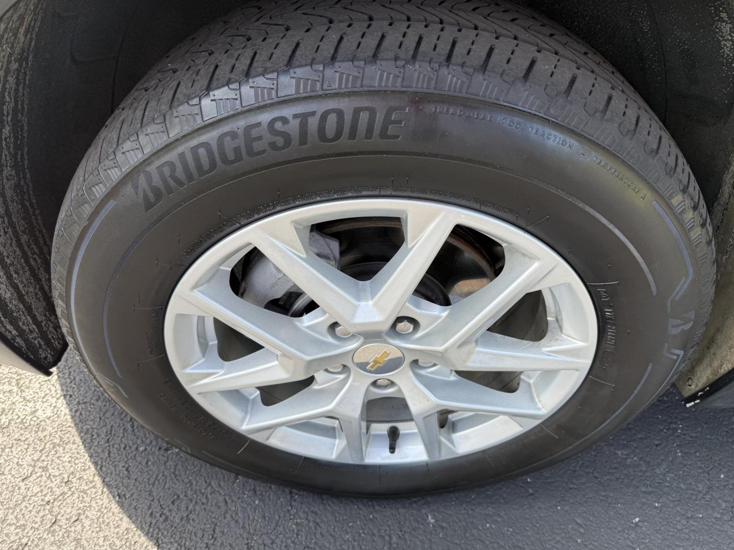 2022 Black Chevrolet Equinox LT AWD (3GNAXUEV9NL) with an 1.5L L4 DOHC 16V TURBO engine, 6A transmission, located at 8464 Route 219, Brockway, PA, 15824, (814) 265-1330, 41.226871, -78.780518 - Good looking 1-owner well equipped and low miles. This 2022 Chev Equinox LT AWD has cloth interior with power/heated front seats, pano-roof, big screen radio with back up camera, air condition, power windows and locks, and factory alloy wheels. Serviced and comes with remaining factory warranty. - Photo#1