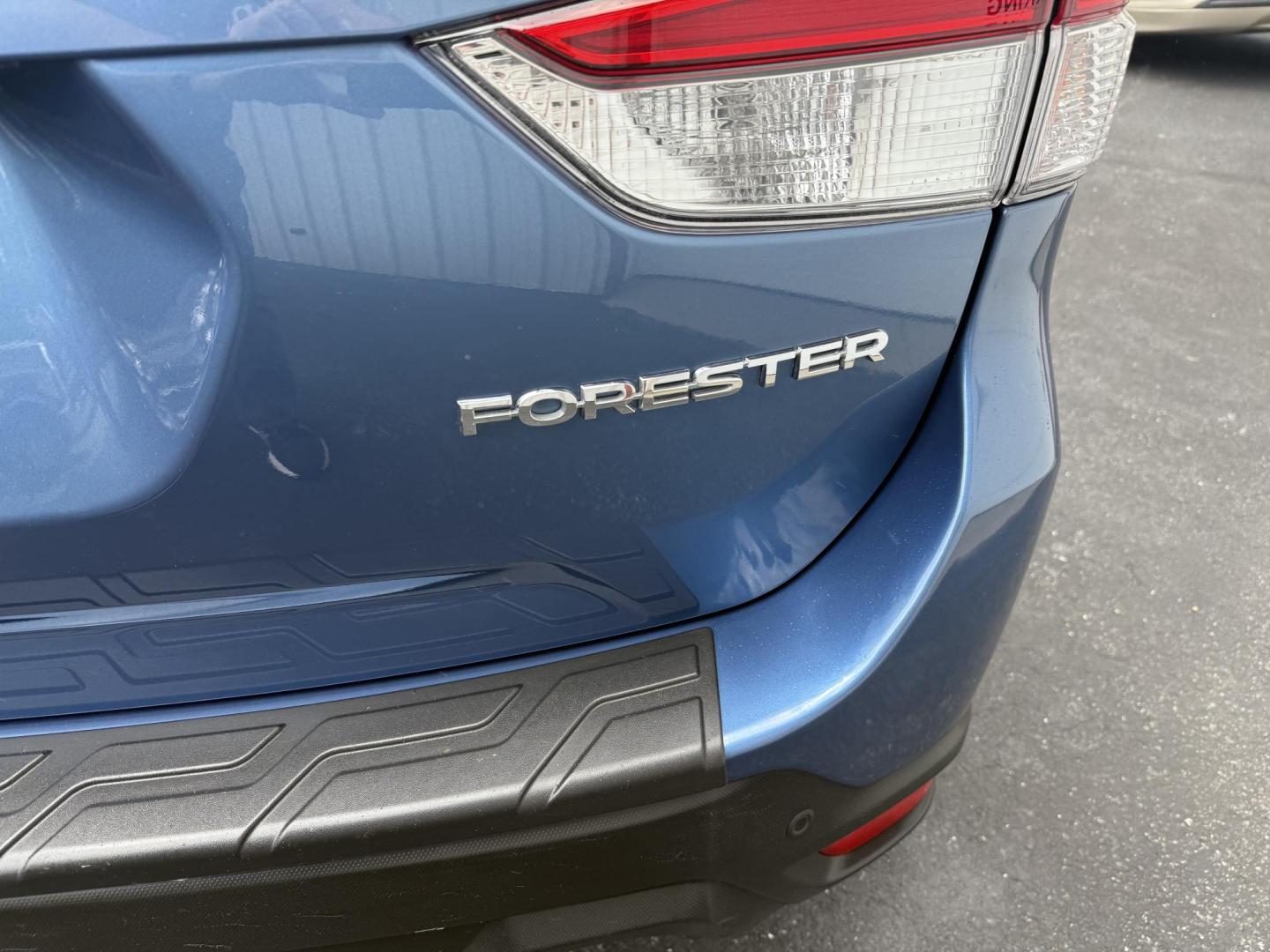 2020 White Subaru Forester Limited (JF2SKAUC6LH) with an 2.5L H4 SOHC 16V engine, CVT transmission, located at 8464 Route 219, Brockway, PA, 15824, (814) 265-1330, 41.226871, -78.780518 - ONE CLEAN, SHARP 2020 Subaru Forester Limited AWD well equipped, serviced and comes with a 12 month/12000 mile warranty. Leather interior with power/heated front seat, navigation, pano roof, air condition, factory wheels and ONLY 28000 miles. MUST SEE CAR - Photo#14
