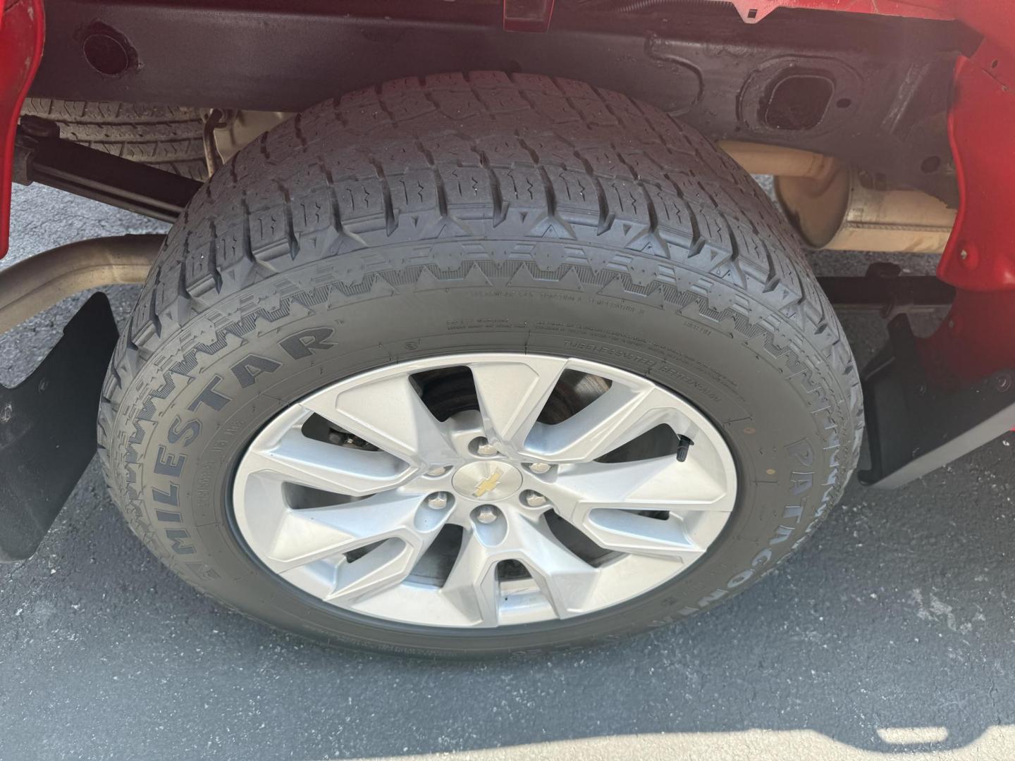 2019 Red Chevrolet Silverado 1500 Custom Crew Cab Short Box 4WD (3GCPYBEH2KG) with an 4.3L V6 engine, 6A transmission, located at 8464 Route 219, Brockway, PA, 15824, (814) 265-1330, 41.226871, -78.780518 - Good looking pre owned 2019 Chevrolet 1500 Crew Cab Lt 4wd truck with air condition, power windows and locks, factory alloys, factory hitch and much more. ONLY 93000 miles on this Chevy truck and in very nice condition. No accidents. Serviced for delivery. - Photo#13