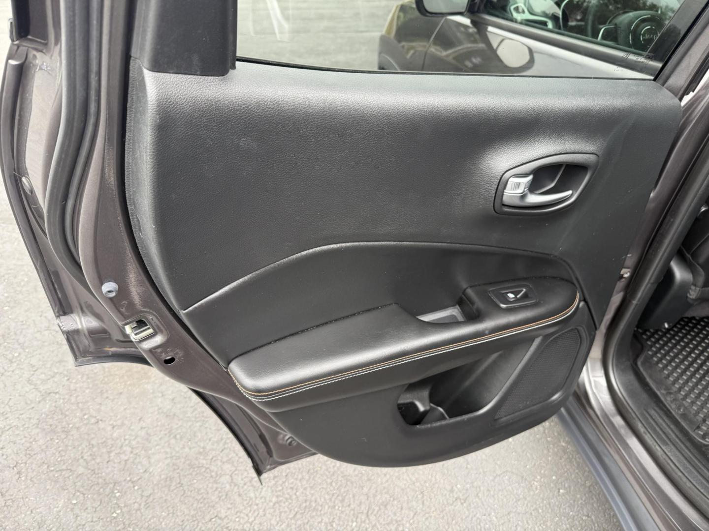 2018 Gray Jeep Compass Sport 4WD (3C4NJDBB4JT) with an 2.4L L4 DOHC 16V engine, located at 8464 Route 219, Brockway, PA, 15824, (814) 265-1330, 41.226871, -78.780518 - Good looking pre owned 2018 Jeep Compass Latitude 4wd with 4 cylinder engine...air condition, power windows and locks, power seat, factory alloy wheels and much more. Serviced up and ready to go. Great price, hurry in this won't last long. - Photo#8