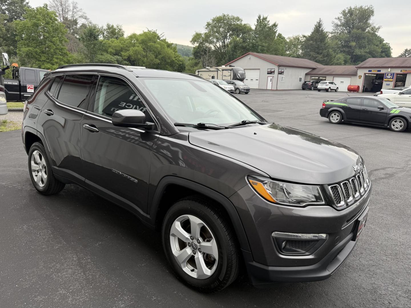 2018 Gray Jeep Compass Sport 4WD (3C4NJDBB4JT) with an 2.4L L4 DOHC 16V engine, located at 8464 Route 219, Brockway, PA, 15824, (814) 265-1330, 41.226871, -78.780518 - Good looking pre owned 2018 Jeep Compass Latitude 4wd with 4 cylinder engine...air condition, power windows and locks, power seat, factory alloy wheels and much more. Serviced up and ready to go. Great price, hurry in this won't last long. - Photo#20