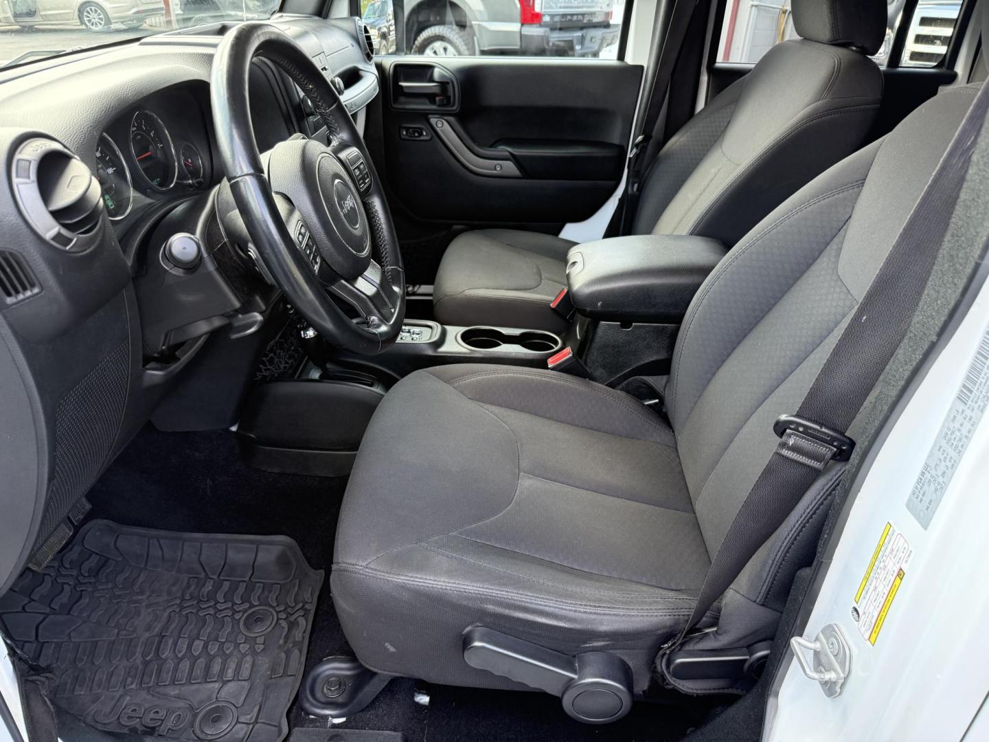 2017 White Jeep Wrangler Unlimited Sport 4WD (1C4BJWDG5HL) with an 3.6L V6 DOHC 24V FFV engine, located at 8464 Route 219, Brockway, PA, 15824, (814) 265-1330, 41.226871, -78.780518 - FRESH ARRIVAL...2017 Jeep Wrangler Unlimited Sport 4wd with V6, automatic , air condition, power windows and locks, hard top, factory alloy wheels and only 80000 miles. - Photo#5