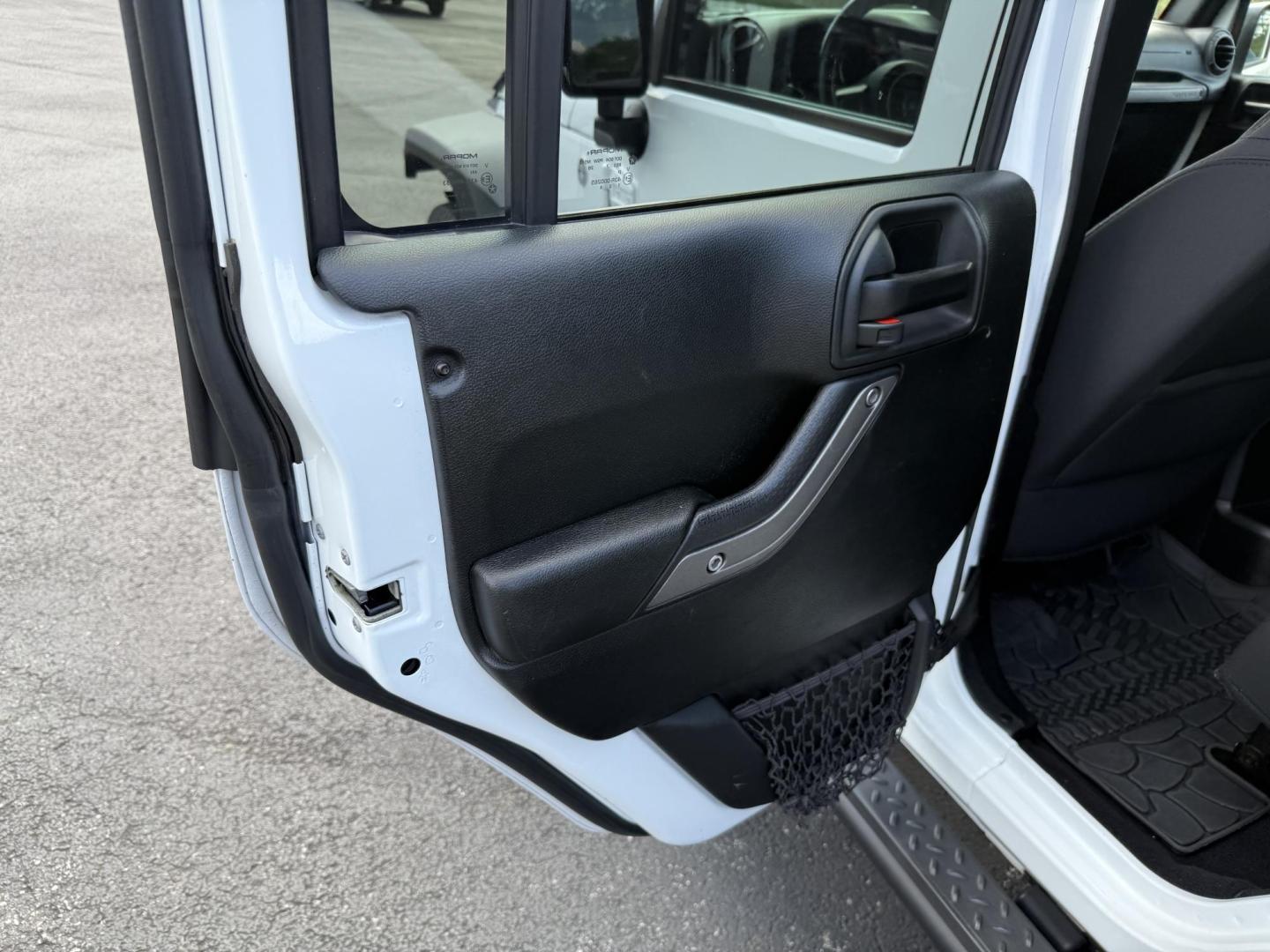 2017 White Jeep Wrangler Unlimited Sport 4WD (1C4BJWDG5HL) with an 3.6L V6 DOHC 24V FFV engine, located at 8464 Route 219, Brockway, PA, 15824, (814) 265-1330, 41.226871, -78.780518 - FRESH ARRIVAL...2017 Jeep Wrangler Unlimited Sport 4wd with V6, automatic , air condition, power windows and locks, hard top, factory alloy wheels and only 80000 miles. - Photo#8