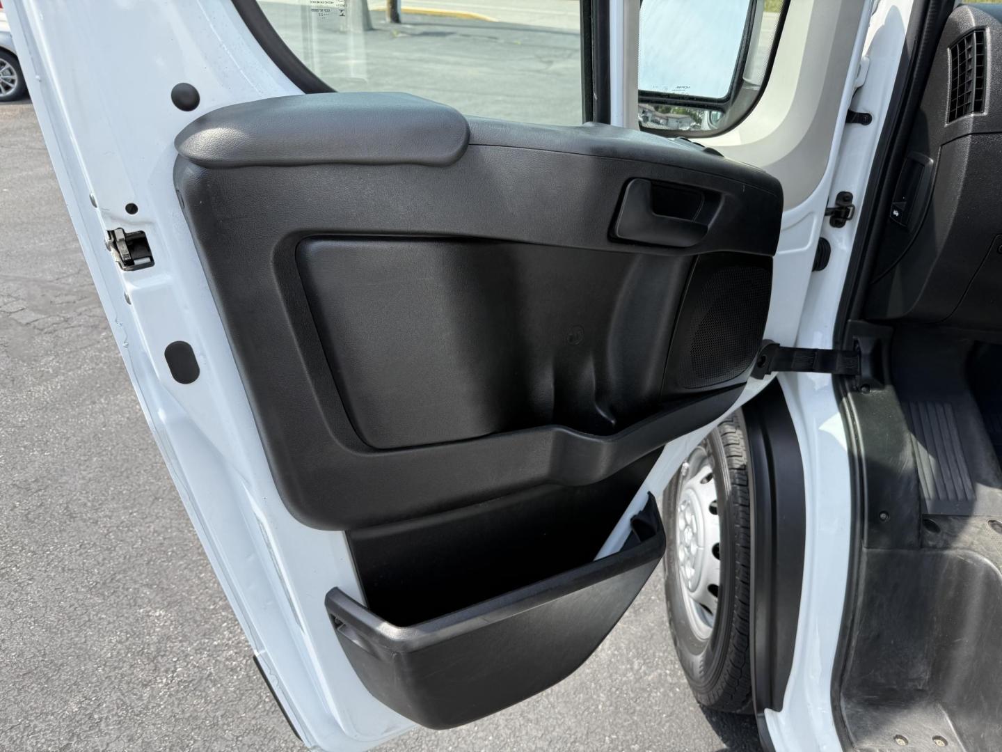 2022 White RAM Promaster 2500 High Roof 159-in. WB (3C6LRVDG0NE) with an 3.6L V6 engine, 6A transmission, located at 8464 Route 219, Brockway, PA, 15824, (814) 265-1330, 41.226871, -78.780518 - Must see 2022 Ram 2500 High-top Cargo van in very nice shape and well taken care of. This Ram van comes with air condition, power windows and locks, and much more. Only 46000 miles and comes serviced up for delivery. - Photo#4