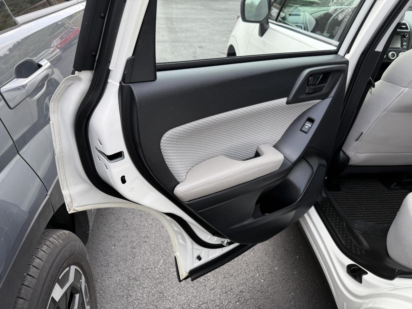 2018 White Subaru Forester 2.5i Premium PZEV CVT (JF2SJABC8JH) with an 2.5L H4 SOHC 16V engine, CVT transmission, located at 8464 Route 219, Brockway, PA, 15824, (814) 265-1330, 41.226871, -78.780518 - Photo#6