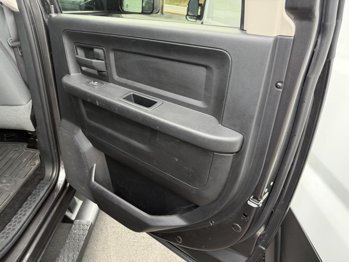 2016 Charcoal RAM 2500 Tradesman Crew Cab SWB 4WD (3C6UR5CJ9GG) with an 6.4L V8 engine, 6A transmission, located at 8464 Route 219, Brockway, PA, 15824, (814) 265-1330, 41.226871, -78.780518 - Nice solid, well taken care of 2016 Ram 2500 Crew cab 4wd with Hemi motor, air condition, power equipment, factory hitch, and much more. This Ram will be serviced up for delivery! - Photo#16