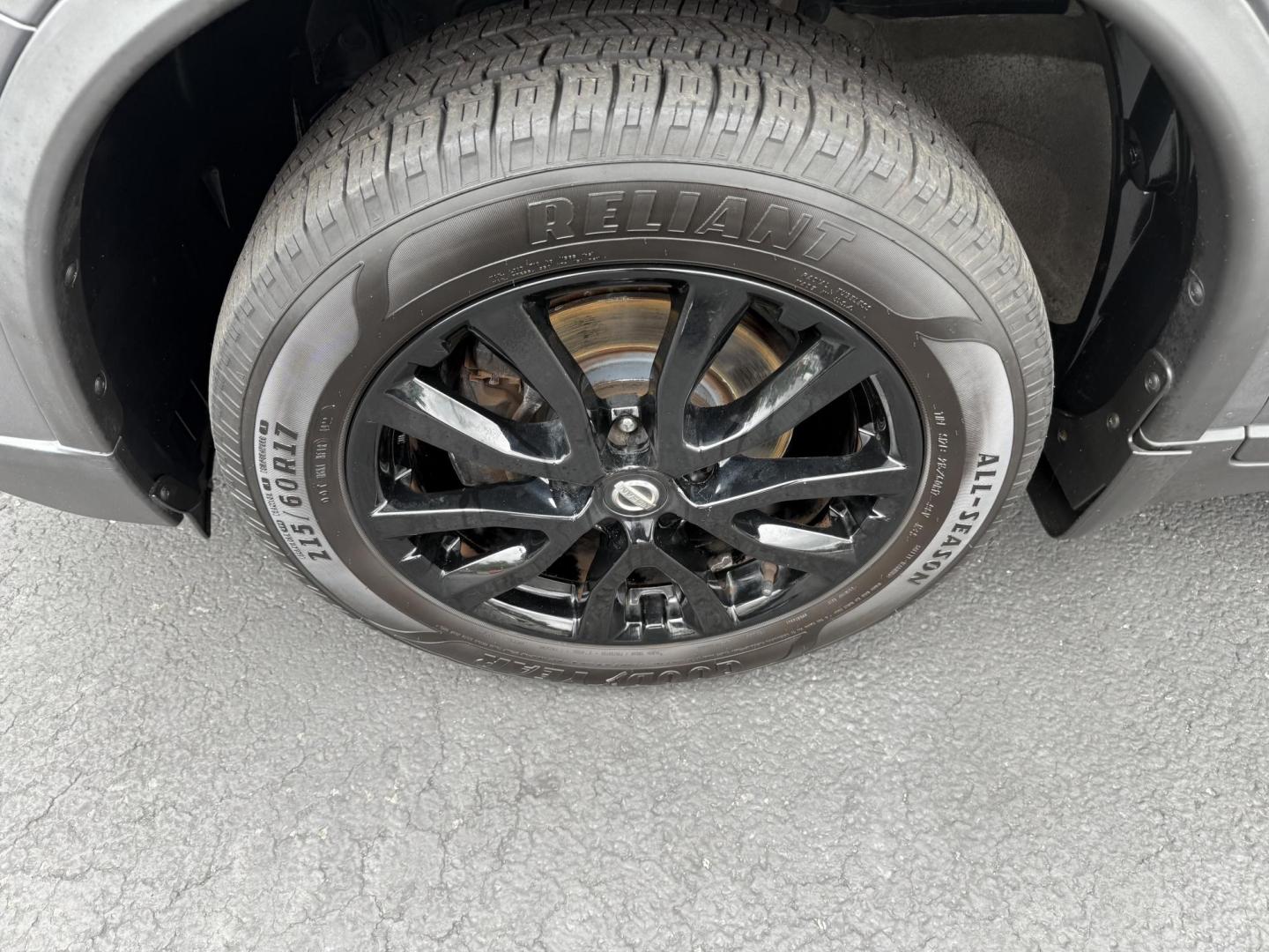2018 Gray Nissan Rogue SV AWD (5N1AT2MV8JC) with an 2.5L L4 DOHC 16V engine, CVT transmission, located at 8464 Route 219, Brockway, PA, 15824, (814) 265-1330, 41.226871, -78.780518 - Fresh arrival...2018 Nissan Rogue SV AWD with cloth interior, power seat, factory alloy wheels, air condition, power windows and locks and much more. ONLY 75000 miles on this Nissan suv. Serviced up and ready for YOU! - Photo#1