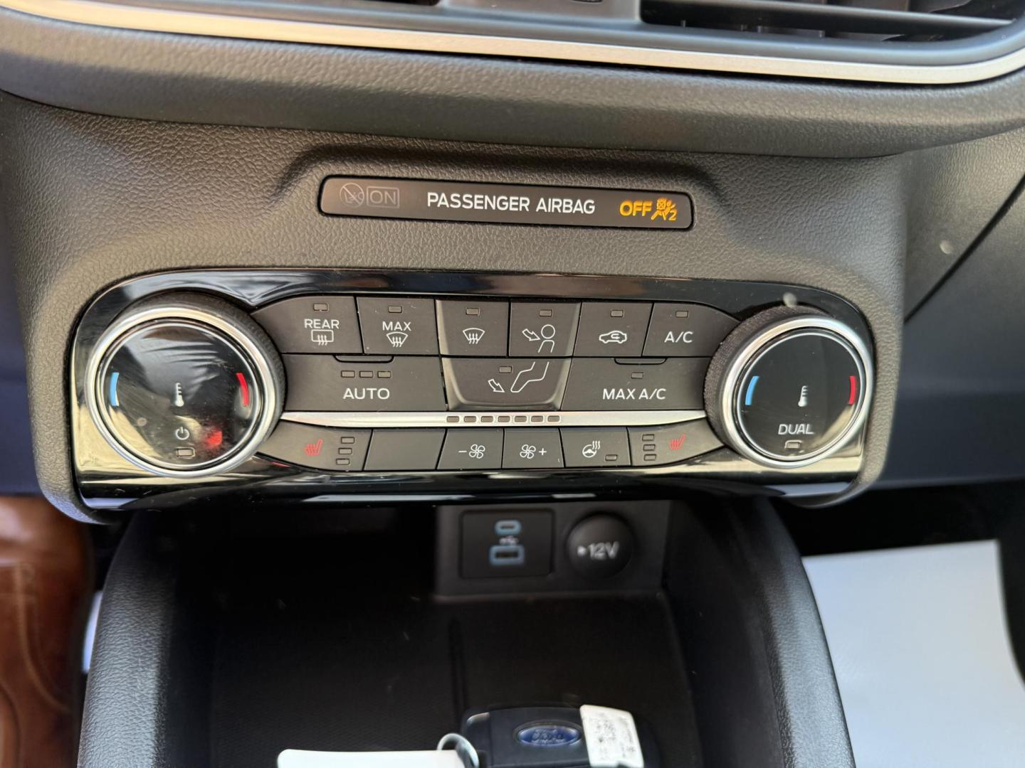 2022 White Ford Escape SE AWD (1FMCU9G65NU) with an 1.5L L3 engine, 6A transmission, located at 8464 Route 219, Brockway, PA, 15824, (814) 265-1330, 41.226871, -78.780518 - Clean, Good looking 2022 Ford Escape SE 4wd with cloth interior, power/heated front seat, air condition, power window and locks, factory wheels, and ONLY 22000 miles. This Ford suv is a 1-owner, serviced up with new brakes, and comes with a warranty! - Photo#5