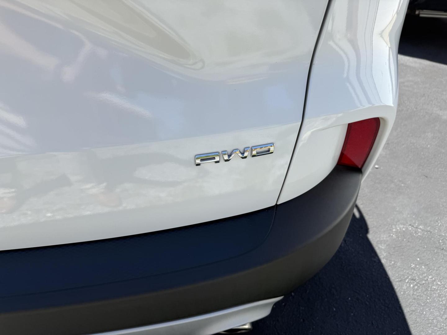 2022 White Ford Escape SE AWD (1FMCU9G65NU) with an 1.5L L3 engine, 6A transmission, located at 8464 Route 219, Brockway, PA, 15824, (814) 265-1330, 41.226871, -78.780518 - Clean, Good looking 2022 Ford Escape SE 4wd with cloth interior, power/heated front seat, air condition, power window and locks, factory wheels, and ONLY 22000 miles. This Ford suv is a 1-owner, serviced up with new brakes, and comes with a warranty! - Photo#12