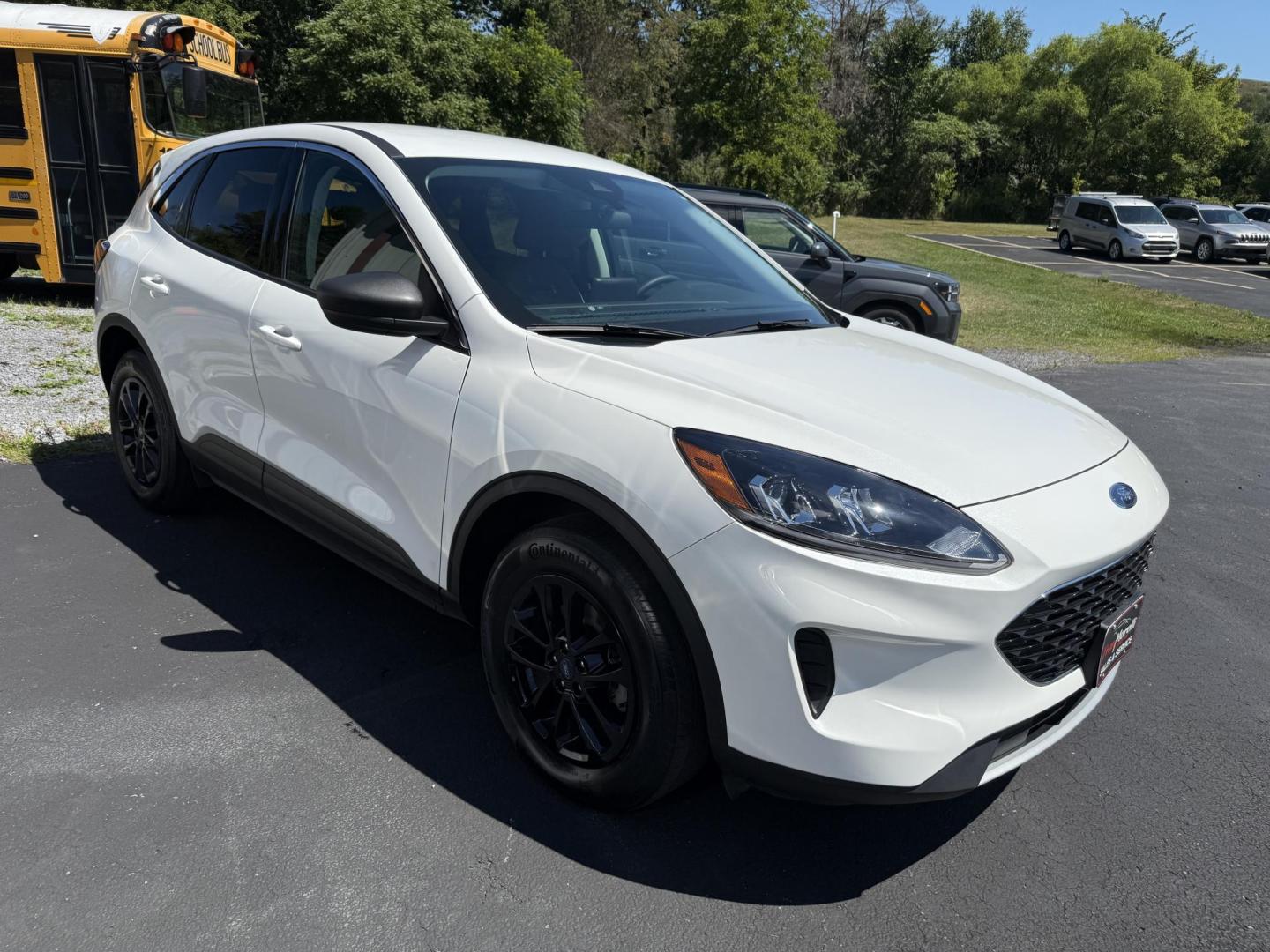 2022 White Ford Escape SE AWD (1FMCU9G65NU) with an 1.5L L3 engine, 6A transmission, located at 8464 Route 219, Brockway, PA, 15824, (814) 265-1330, 41.226871, -78.780518 - Clean, Good looking 2022 Ford Escape SE 4wd with cloth interior, power/heated front seat, air condition, power window and locks, factory wheels, and ONLY 22000 miles. This Ford suv is a 1-owner, serviced up with new brakes, and comes with a warranty! - Photo#20