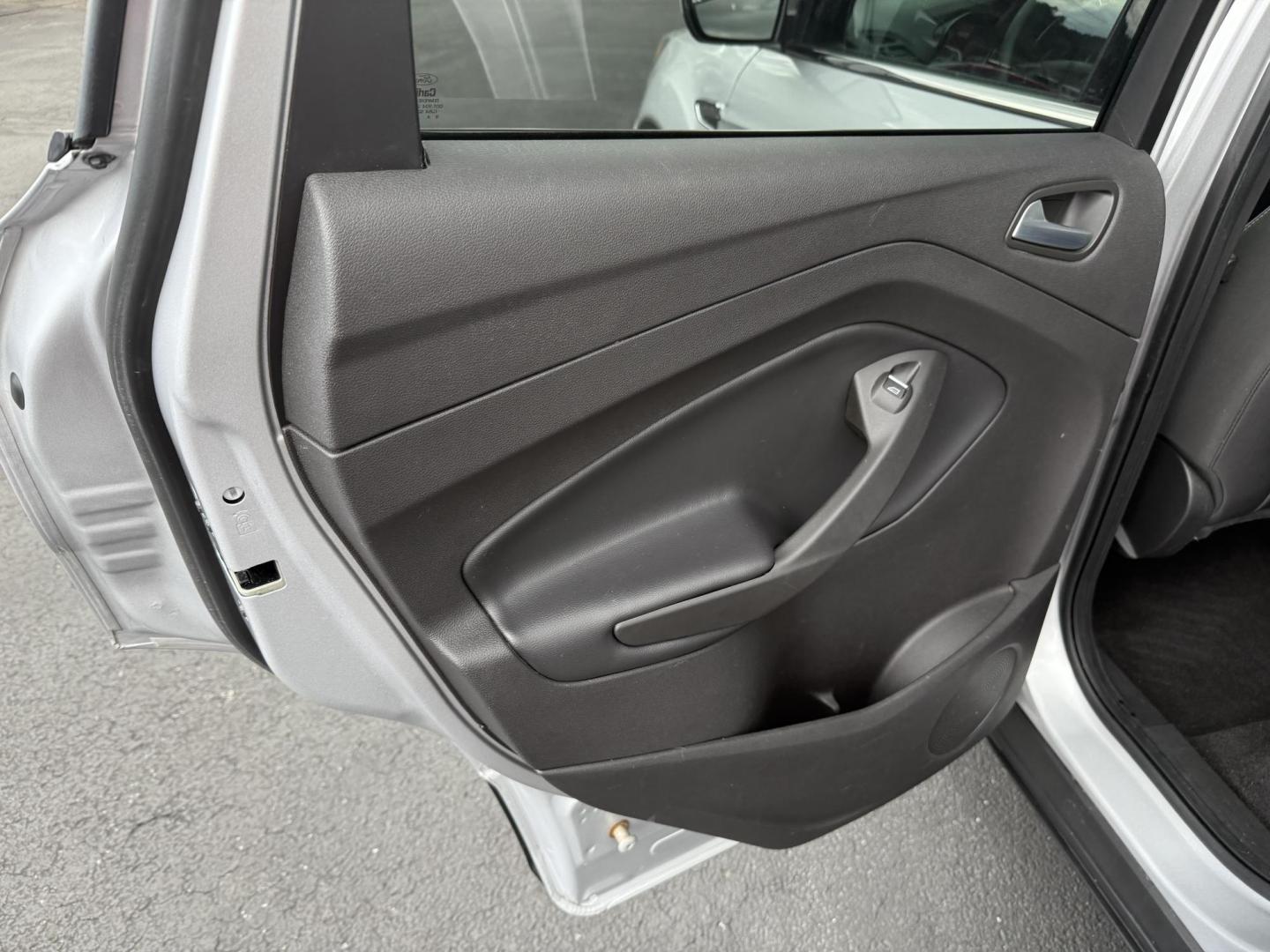 2019 Silver Ford Escape SE 4WD (1FMCU9GDXKU) with an 1.5L L4 DOHC 16V engine, 6A transmission, located at 8464 Route 219, Brockway, PA, 15824, (814) 265-1330, 41.226871, -78.780518 - Very nice clean 2019 Ford Escape SE 4wd with cloth interior, power seat, air condition, power windows and locks, factory alloy wheels, and much more. This Ford is serviced, and priced well below retail value. - Photo#8