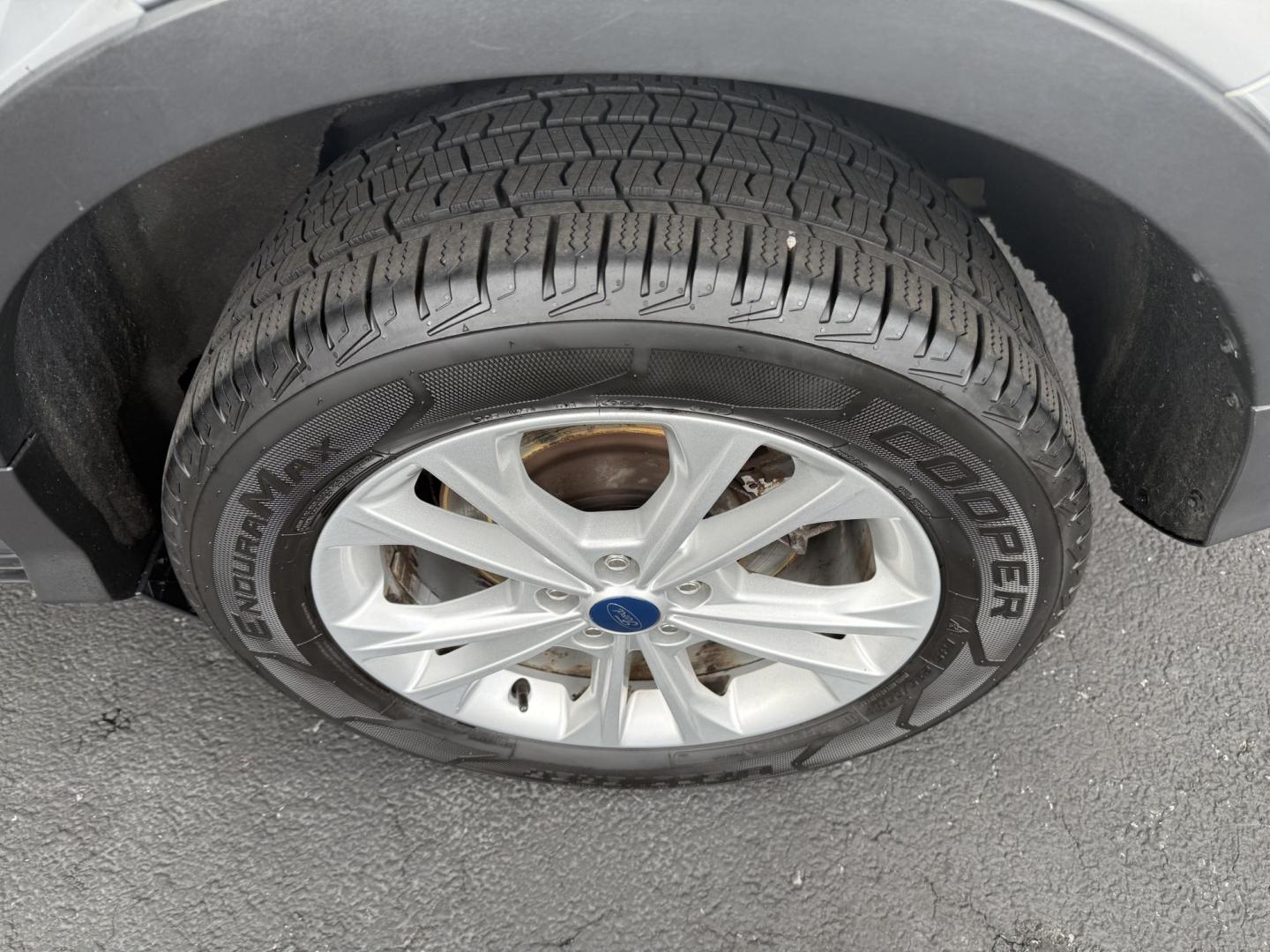2019 Silver Ford Escape SE 4WD (1FMCU9GDXKU) with an 1.5L L4 DOHC 16V engine, 6A transmission, located at 8464 Route 219, Brockway, PA, 15824, (814) 265-1330, 41.226871, -78.780518 - Very nice clean 2019 Ford Escape SE 4wd with cloth interior, power seat, air condition, power windows and locks, factory alloy wheels, and much more. This Ford is serviced, and priced well below retail value. - Photo#9