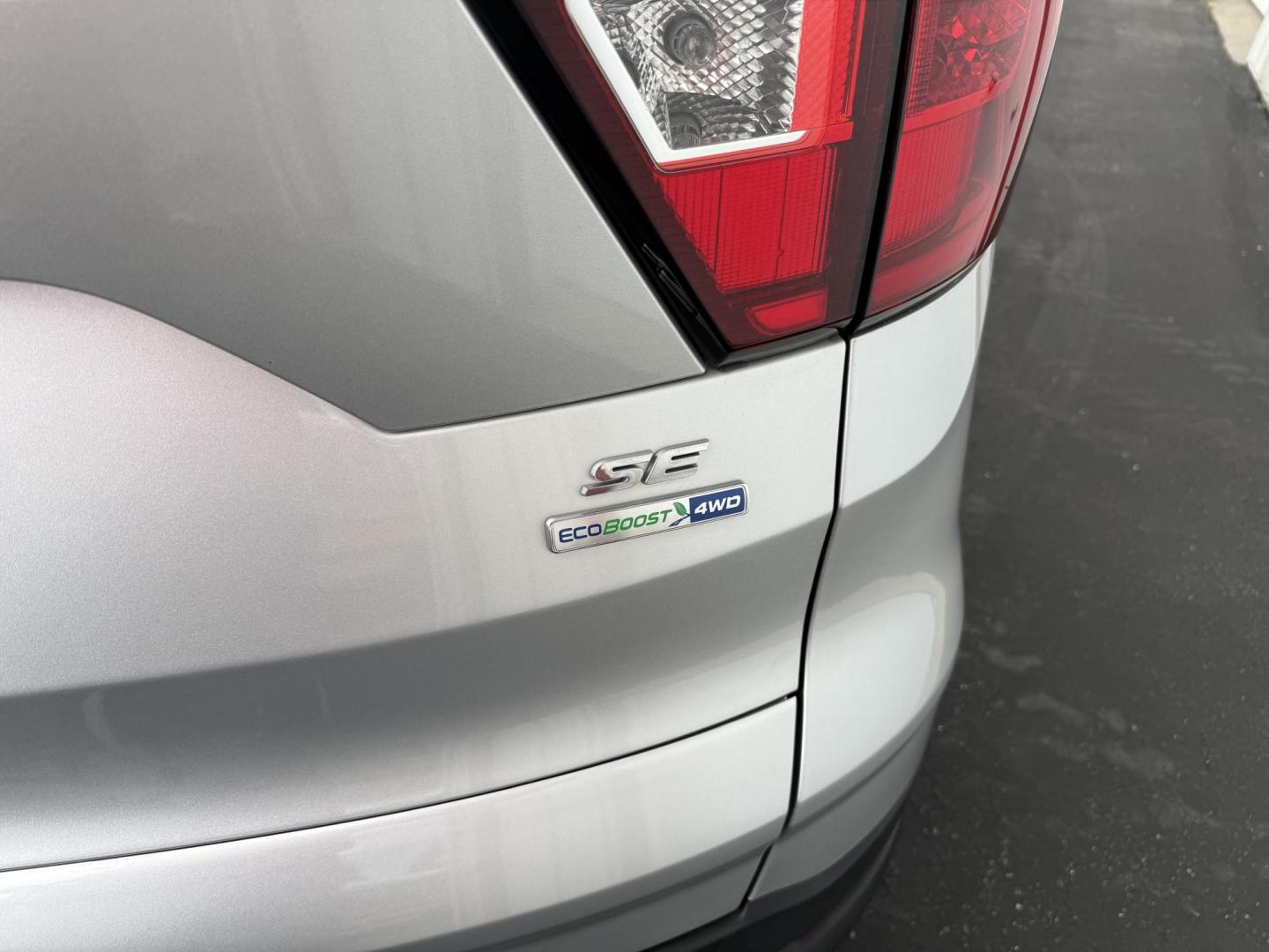 2019 Silver Ford Escape SE 4WD (1FMCU9GDXKU) with an 1.5L L4 DOHC 16V engine, 6A transmission, located at 8464 Route 219, Brockway, PA, 15824, (814) 265-1330, 41.226871, -78.780518 - Very nice clean 2019 Ford Escape SE 4wd with cloth interior, power seat, air condition, power windows and locks, factory alloy wheels, and much more. This Ford is serviced, and priced well below retail value. - Photo#11