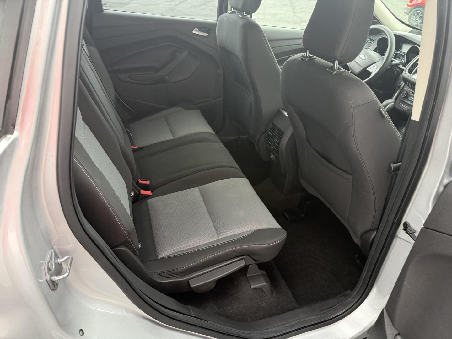 2019 Silver Ford Escape SE 4WD (1FMCU9GDXKU) with an 1.5L L4 DOHC 16V engine, 6A transmission, located at 8464 Route 219, Brockway, PA, 15824, (814) 265-1330, 41.226871, -78.780518 - Very nice clean 2019 Ford Escape SE 4wd with cloth interior, power seat, air condition, power windows and locks, factory alloy wheels, and much more. This Ford is serviced, and priced well below retail value. - Photo#14