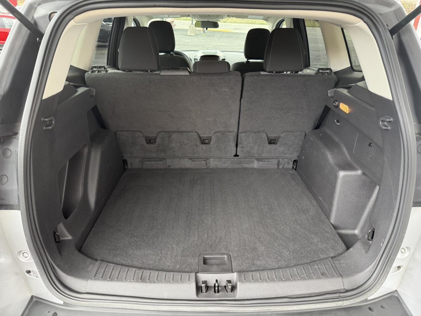 2019 Silver Ford Escape SE 4WD (1FMCU9GDXKU) with an 1.5L L4 DOHC 16V engine, 6A transmission, located at 8464 Route 219, Brockway, PA, 15824, (814) 265-1330, 41.226871, -78.780518 - Very nice clean 2019 Ford Escape SE 4wd with cloth interior, power seat, air condition, power windows and locks, factory alloy wheels, and much more. This Ford is serviced, and priced well below retail value. - Photo#12