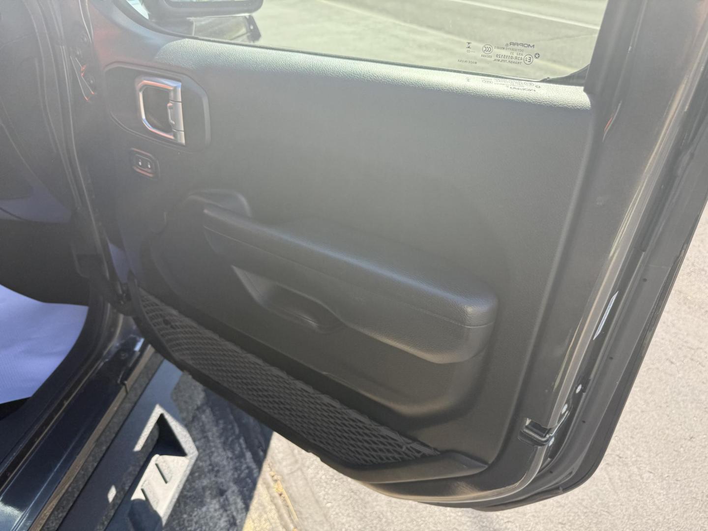 2023 Charcoal Jeep Gladiator Sport (1C6HJTAG8PL) with an 3.6L V6 DOHC 24V engine, 6M transmission, located at 8464 Route 219, Brockway, PA, 15824, (814) 265-1330, 41.226871, -78.780518 - Good looking pre owned 2023 Jeep Gladiator SPORT S 4wd with V6, air condition, power windows and locks, and much more. ONLY 40000 miles and this Jeep has been serviced up. - Photo#17
