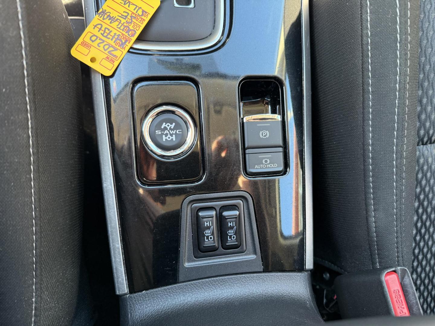 2020 Silver Mitsubishi Outlander SEL AWD (JA4AZ3A30LZ) with an 2.4L L4 DOHC 16V engine, CVT transmission, located at 8464 Route 219, Brockway, PA, 15824, (814) 265-1330, 41.226871, -78.780518 - clean, Well taken care of 2020 Mits Outlander SE AWD with 3rd row seating, air condition, power windows and locks, heated front seats, factory wheels and ONLY 63000 miles. Serviced and ready to go. - Photo#5