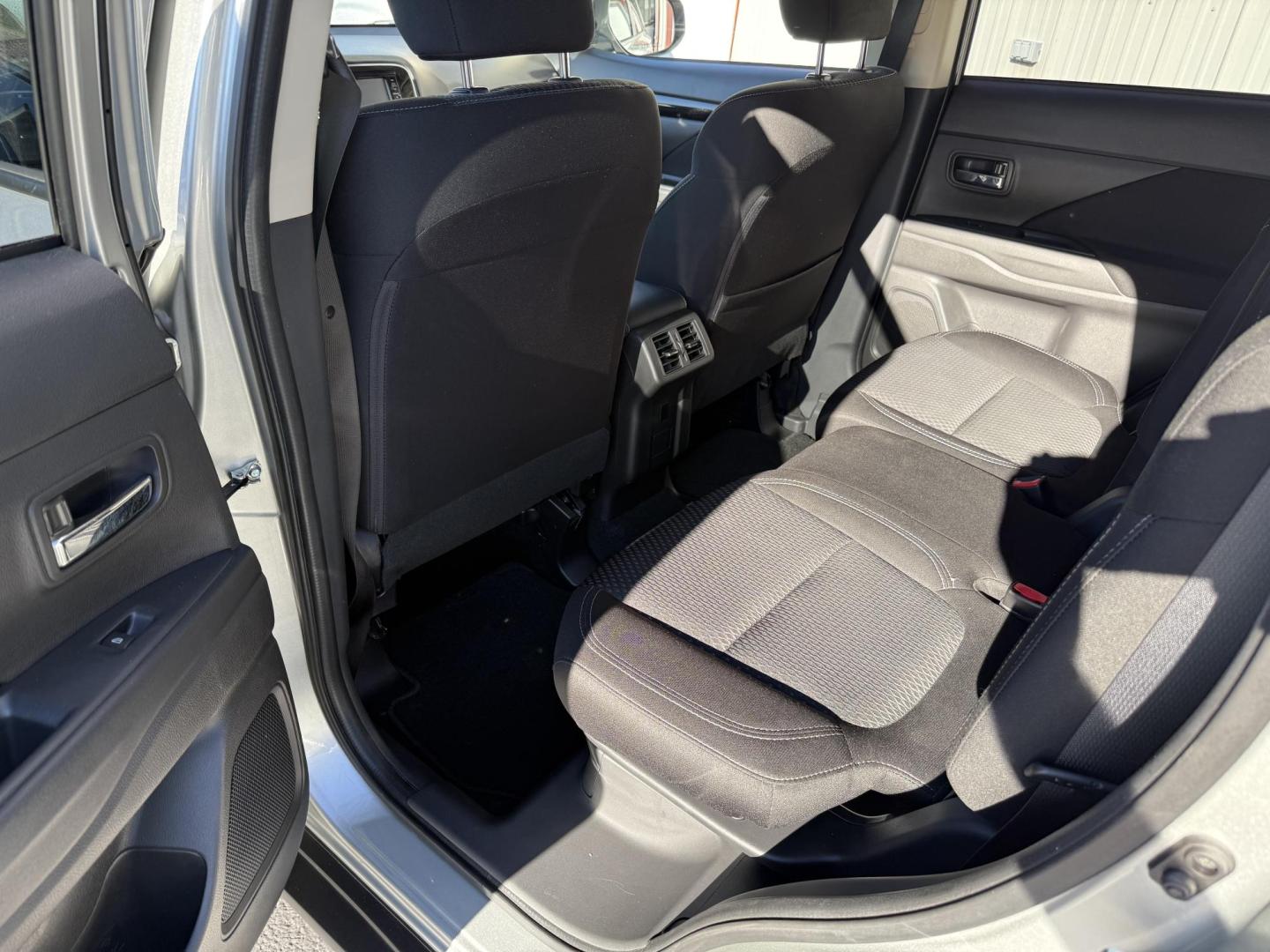 2020 Silver Mitsubishi Outlander SEL AWD (JA4AZ3A30LZ) with an 2.4L L4 DOHC 16V engine, CVT transmission, located at 8464 Route 219, Brockway, PA, 15824, (814) 265-1330, 41.226871, -78.780518 - clean, Well taken care of 2020 Mits Outlander SE AWD with 3rd row seating, air condition, power windows and locks, heated front seats, factory wheels and ONLY 63000 miles. Serviced and ready to go. - Photo#6