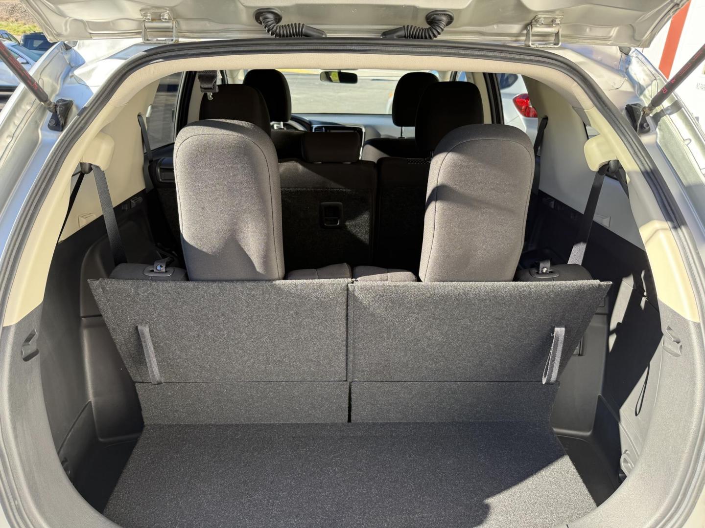 2020 Silver Mitsubishi Outlander SEL AWD (JA4AZ3A30LZ) with an 2.4L L4 DOHC 16V engine, CVT transmission, located at 8464 Route 219, Brockway, PA, 15824, (814) 265-1330, 41.226871, -78.780518 - clean, Well taken care of 2020 Mits Outlander SE AWD with 3rd row seating, air condition, power windows and locks, heated front seats, factory wheels and ONLY 63000 miles. Serviced and ready to go. - Photo#9